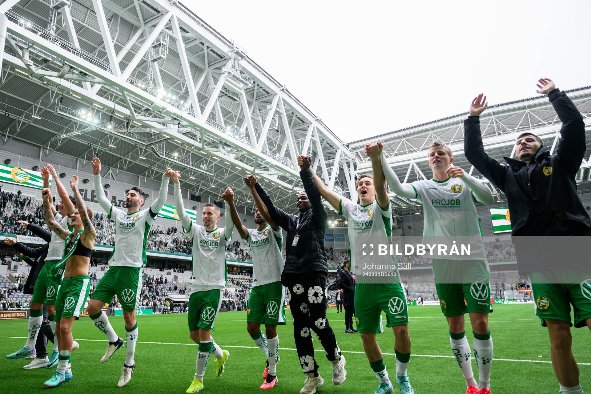 Hammarbys spelare jublar