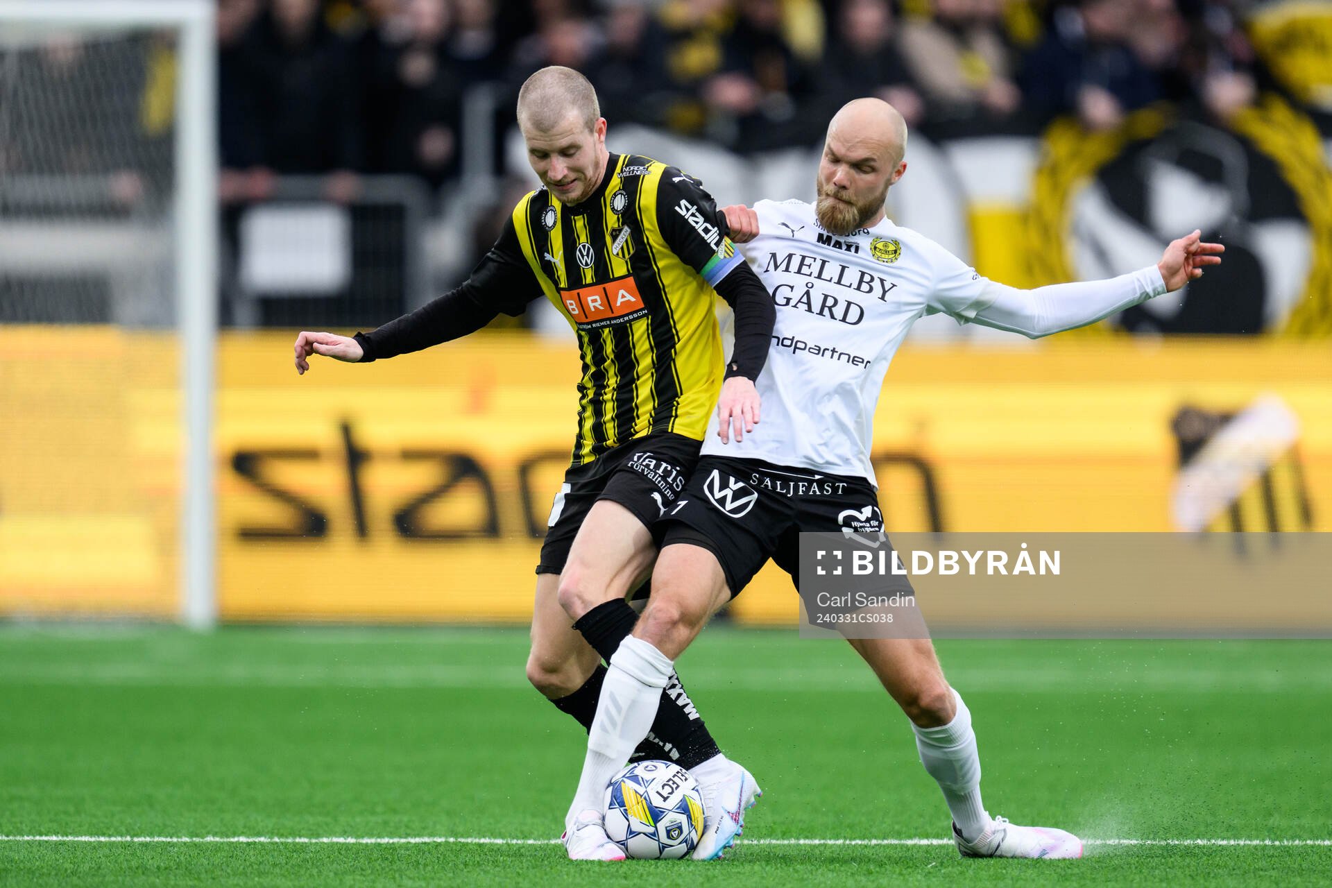 Häckens Simon Gustafson och Mjällbys Viktor Gustafson