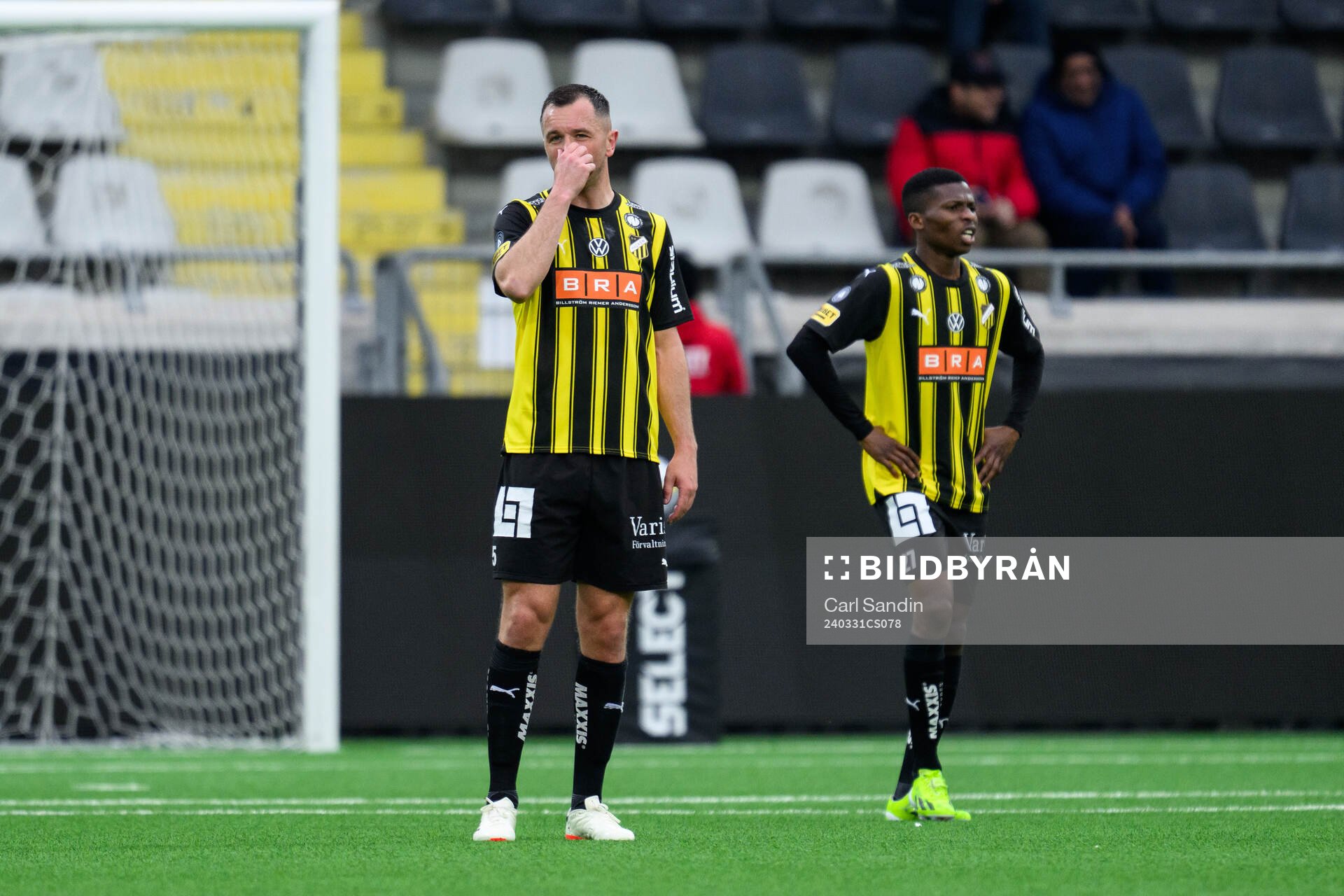 Häckens Even Hovland och Akoua Romeo Amane deppar