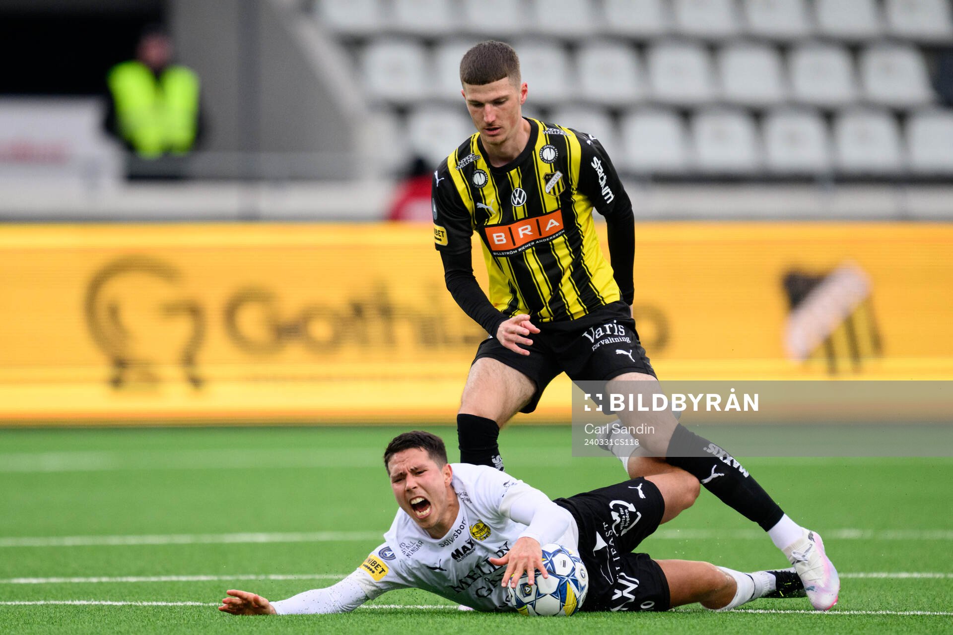 Mjällbys Nicklas Røjkjær och Häckens Nikola Zecevic
