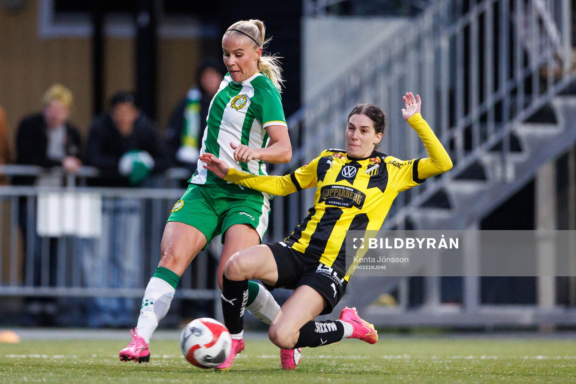 Hammarbys Stina Lennartsson och Häckens Clarissa Larisey