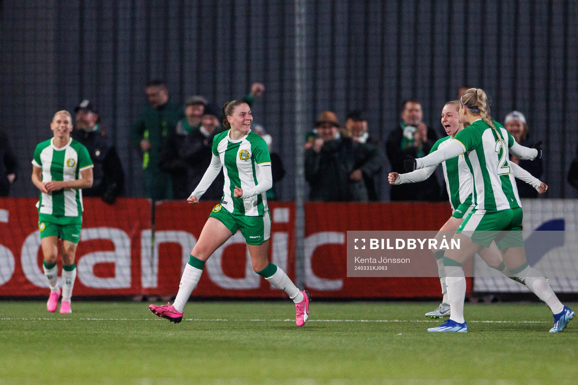 Hammarbys Smilla Vallotto jublar