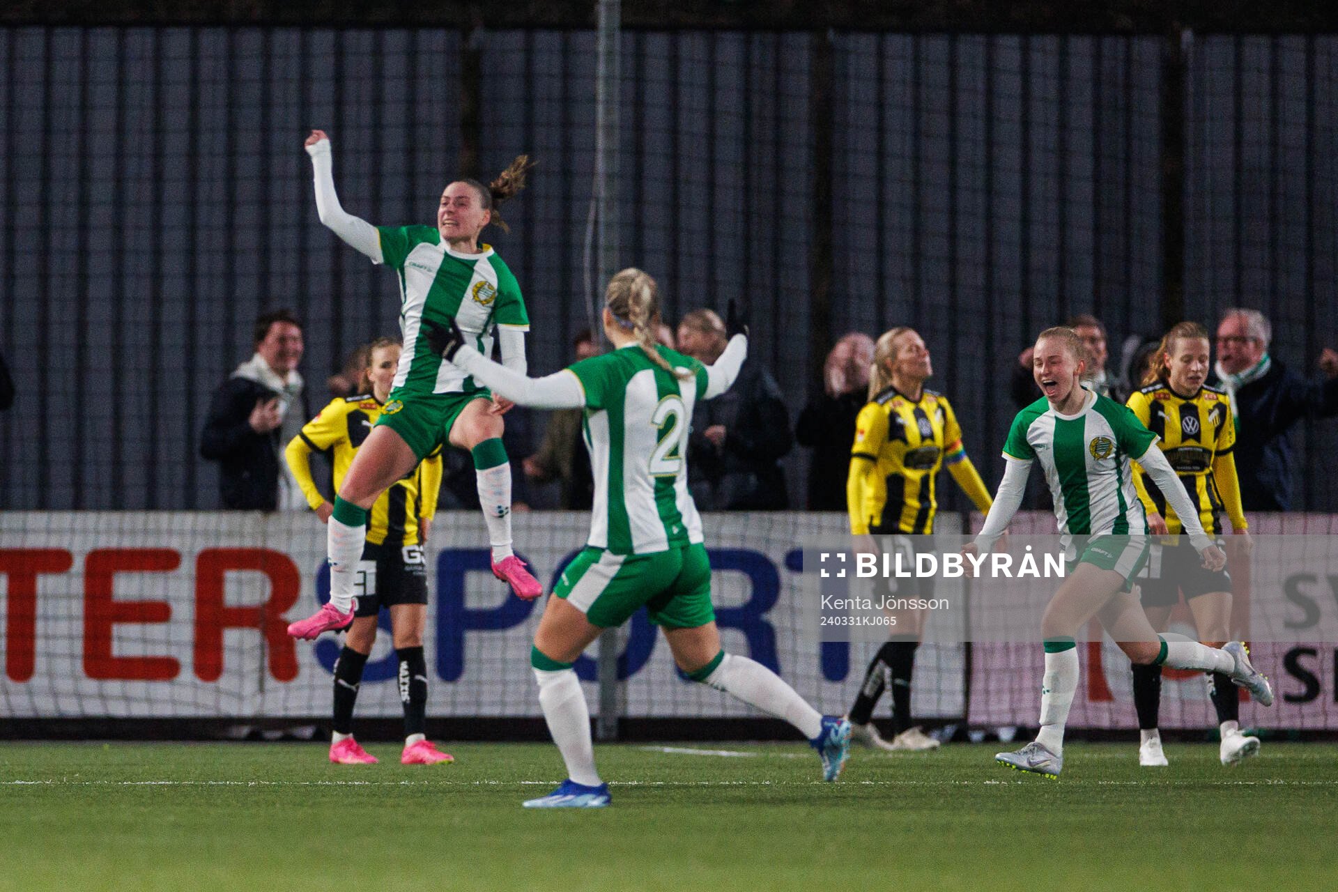 Hammarbys Smilla Vallotto jublar
