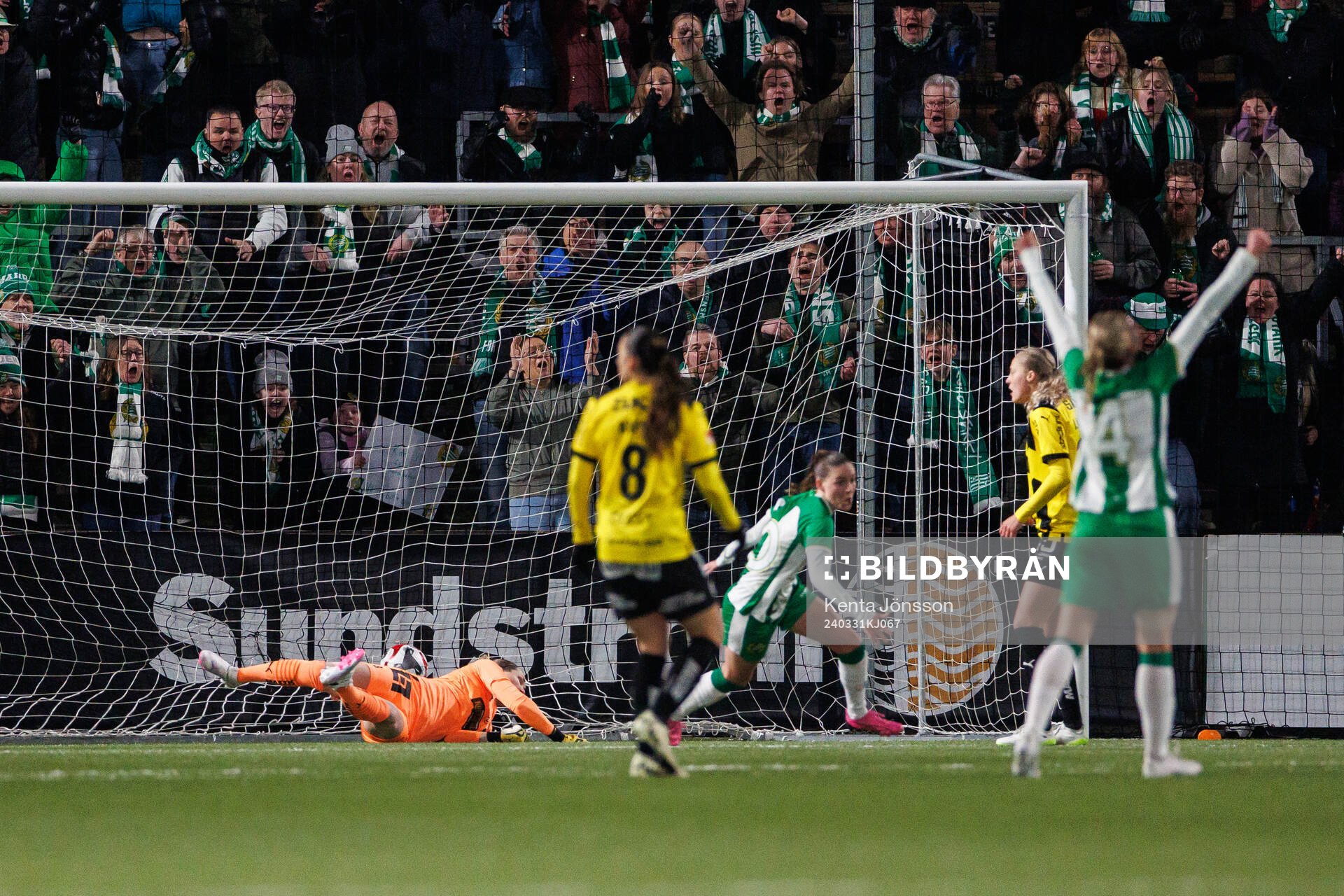 Hammarbys Smilla Vallotto gör 1-0