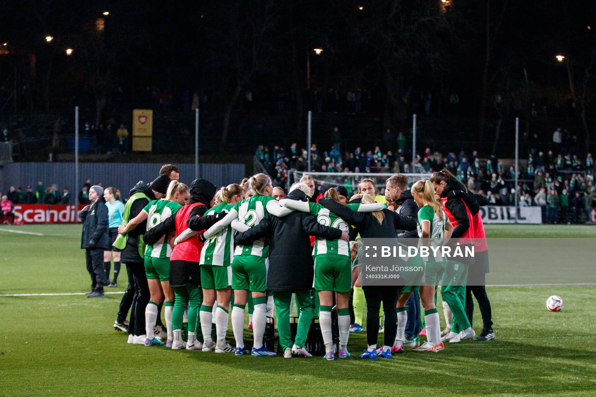 Hammarbys spelare samlas