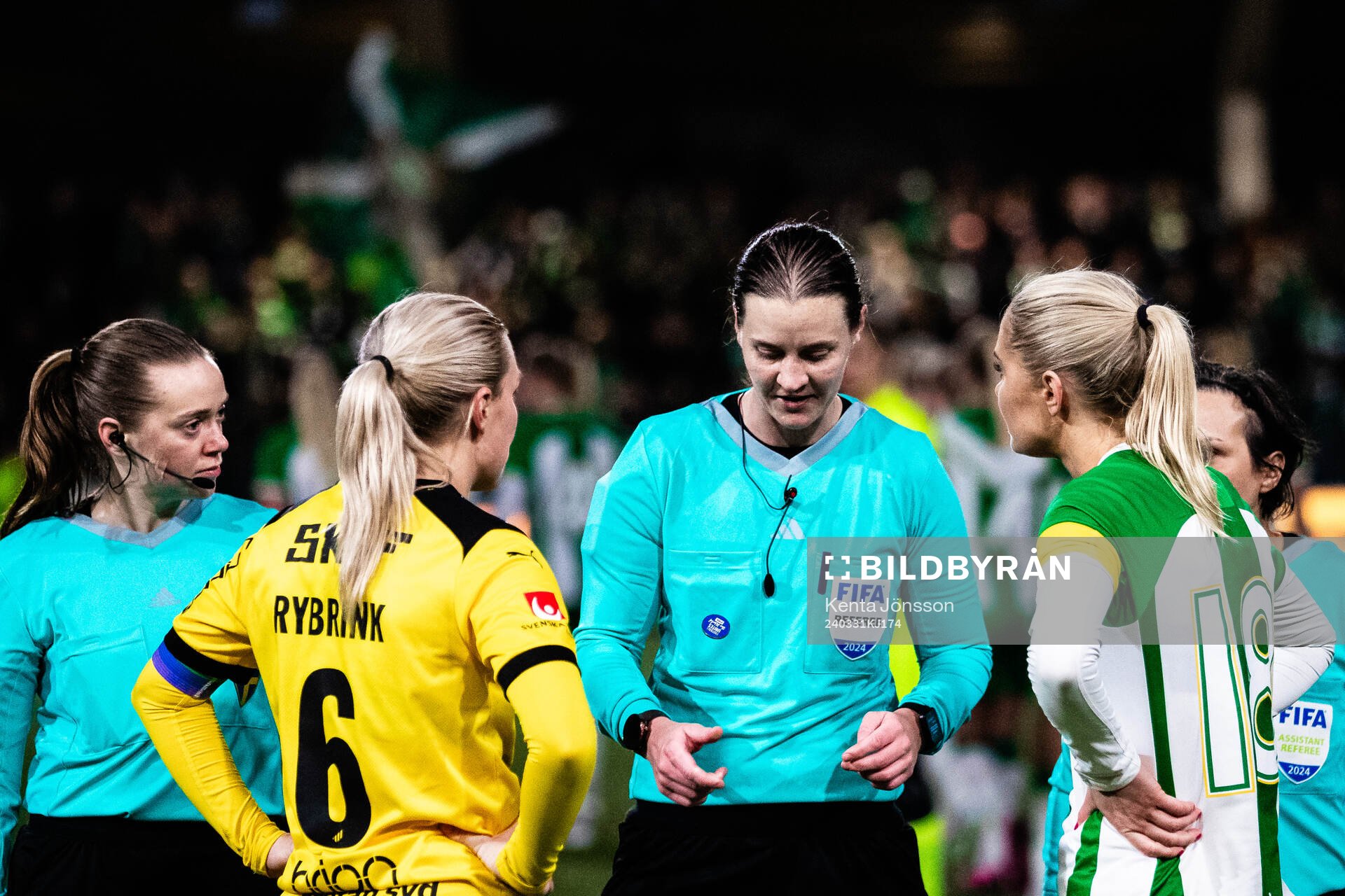 Domare Lovisa Johansson singlar slant med Häckens Josefine
