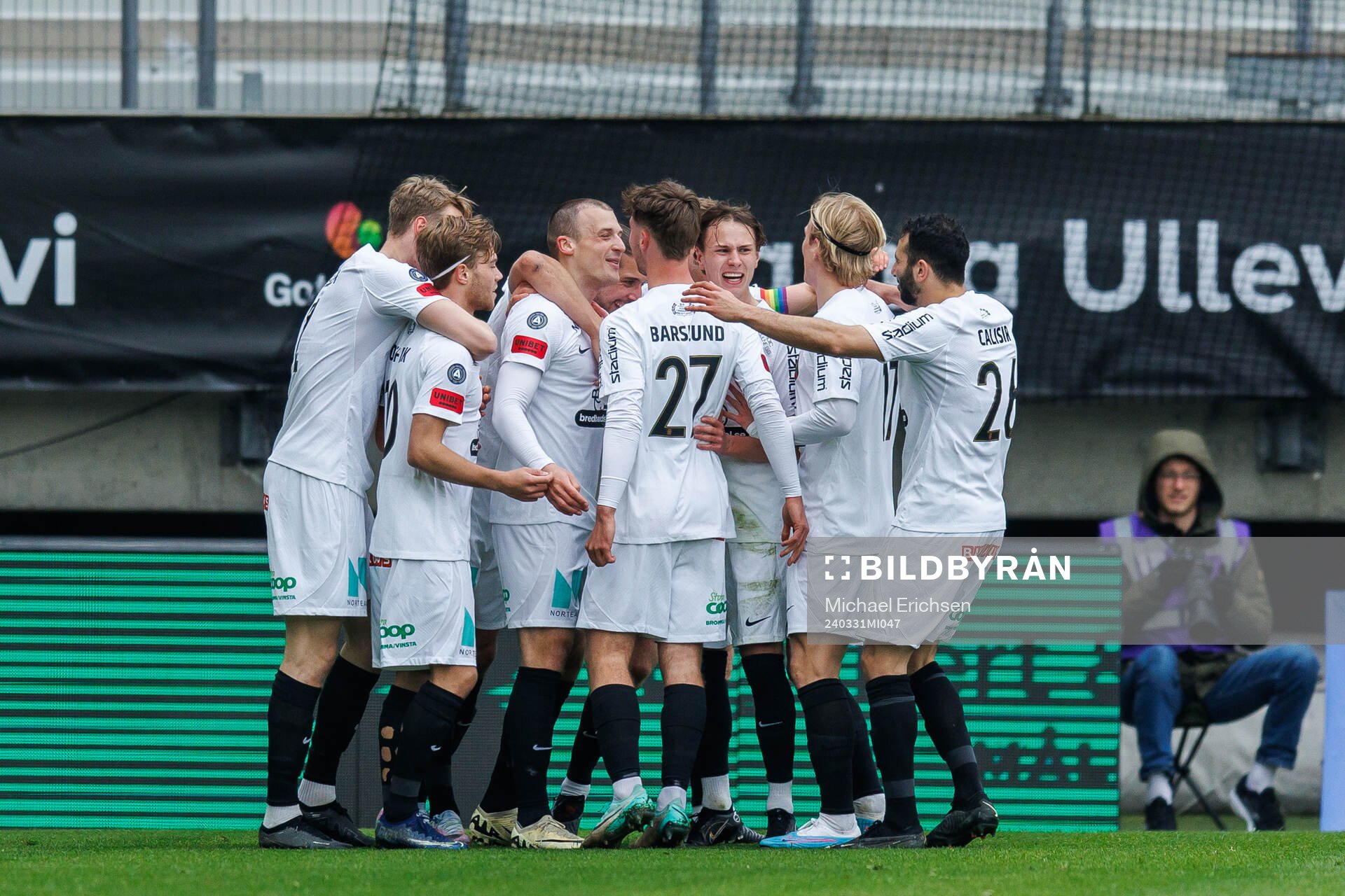 Brommapojkarnas Adam Skanning Jakobsen jublar