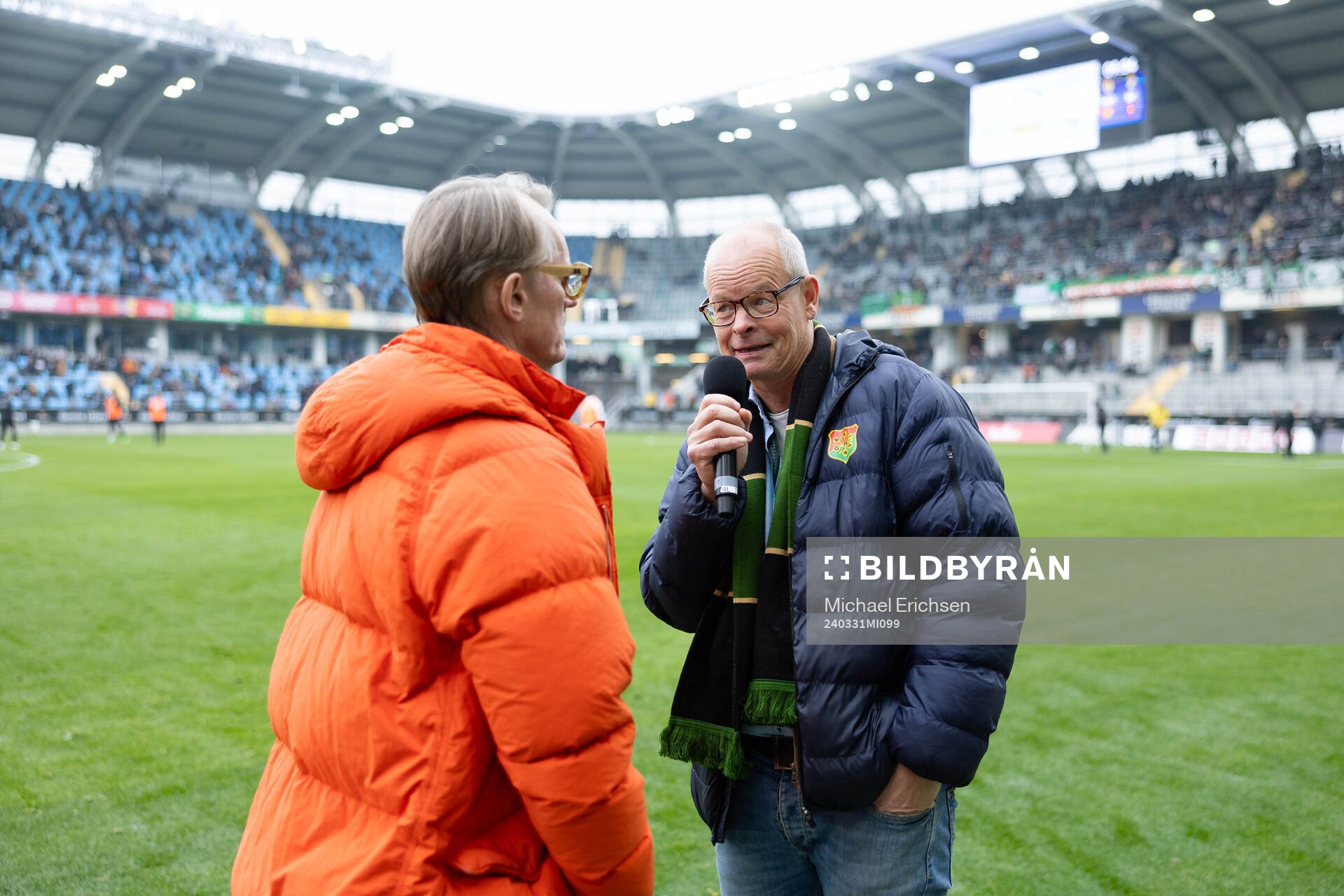 GAIS ordförande Stefan Tilk intervjuas i halvtid av fotbollsmatchen i Allsvenskan mellan GAIS och Brommapojkarna den 31 mars 2024 i Göteborg.