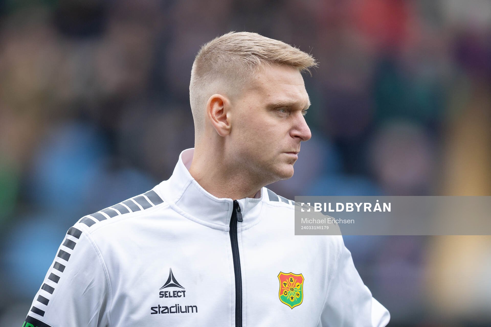GAIS Joackim Åberg på line up innan fotbollsmatchen i