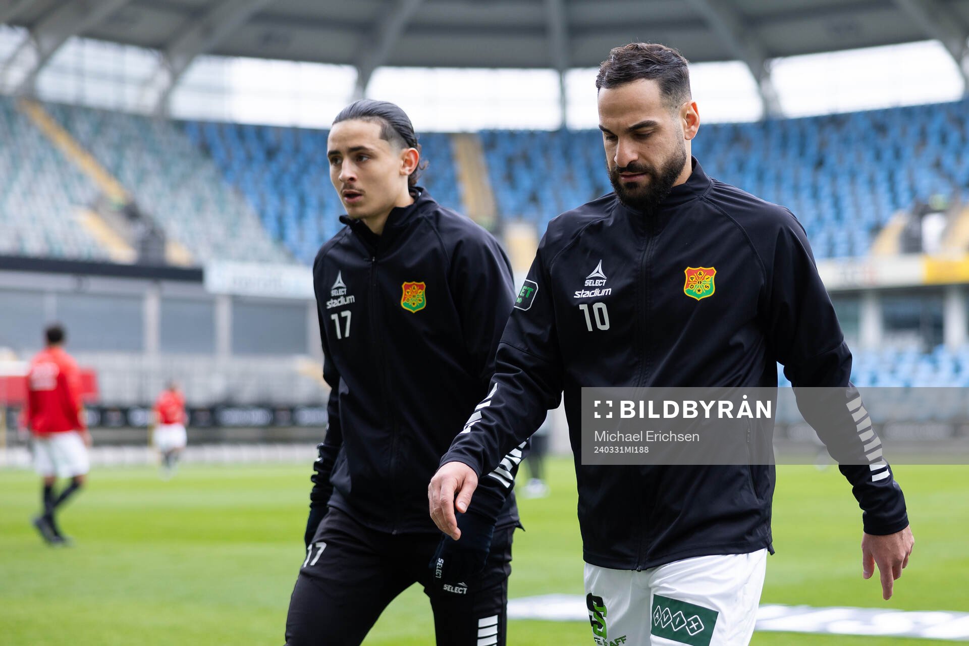 GAIS Amin Boudri och Mervan Celik innan fotbollsmatchen i