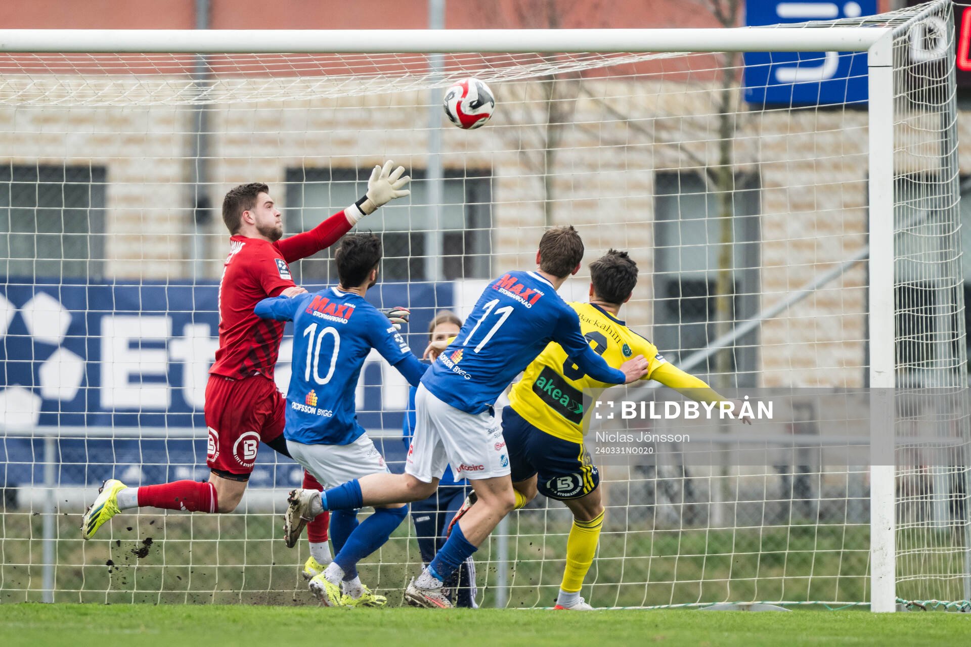 Norrby IFs Marcus Victorio gör 0-2 under fotbollsmatchen i Division 1 Södra mellan Ängelholm och Norrby IF den 31 mars 2024 i Ängelholm.