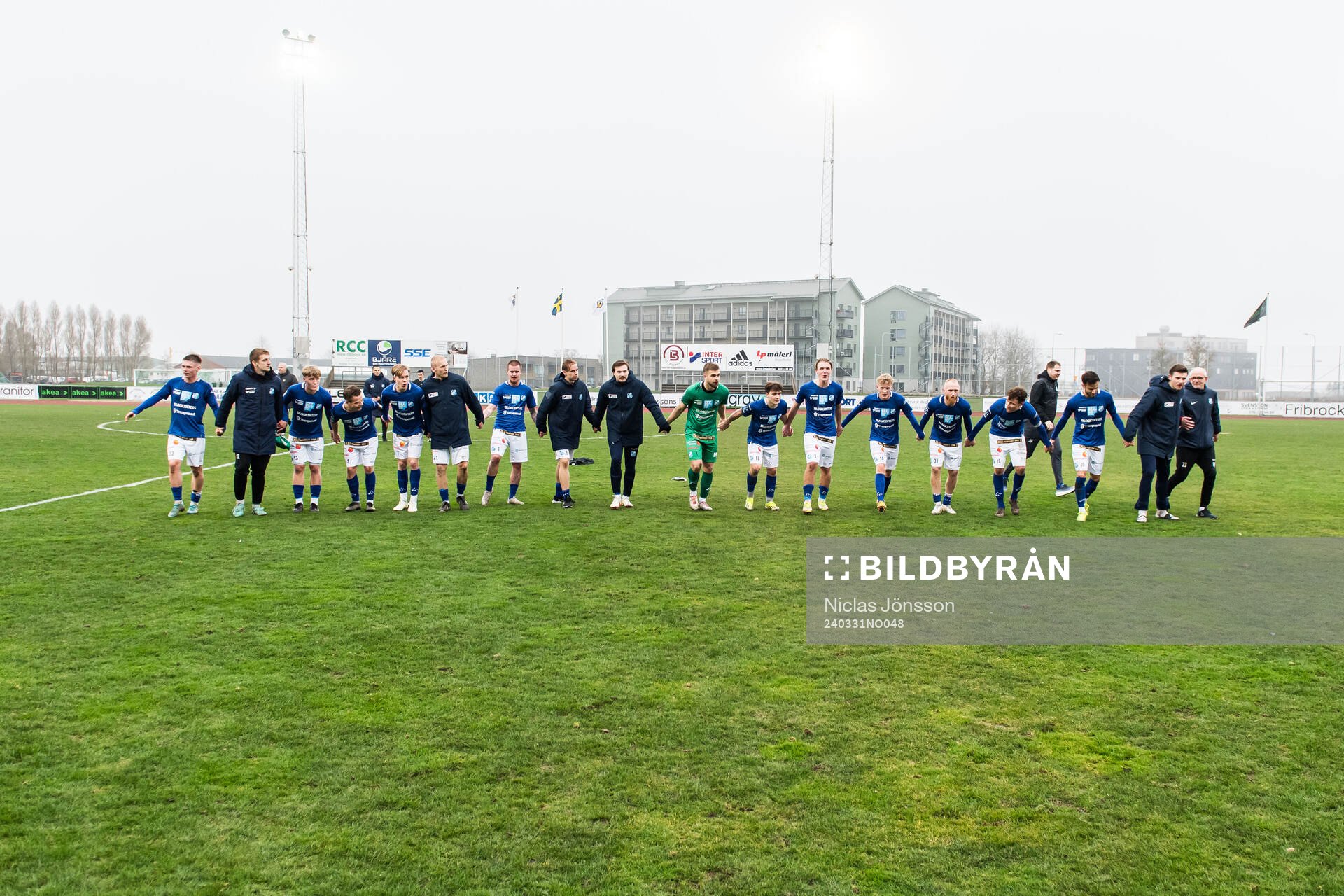 Norrby IFs spelarna jublar