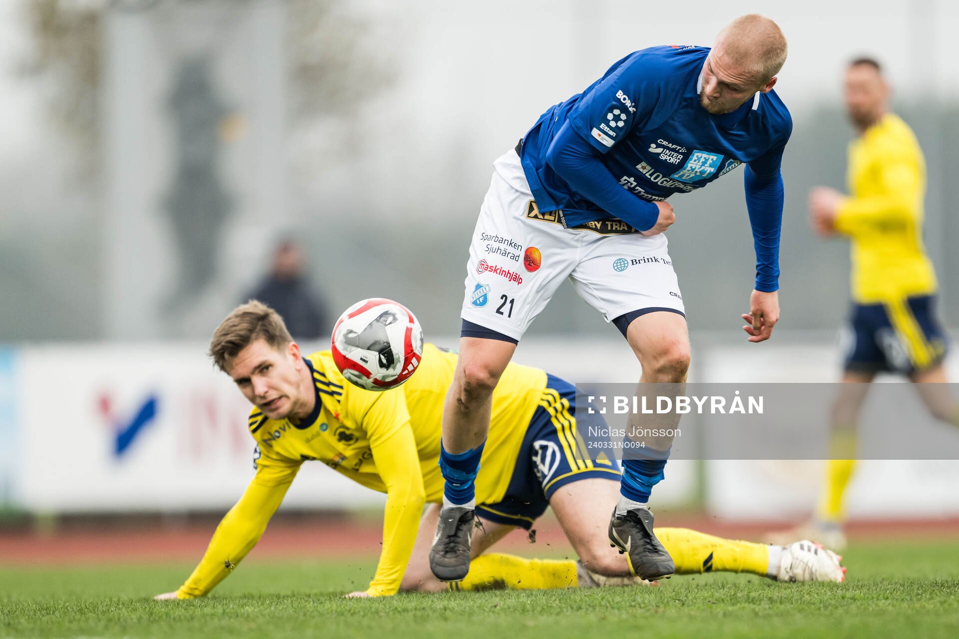 Ängelholms Niklas Svensson och Norrby IFs Andreas Hansen