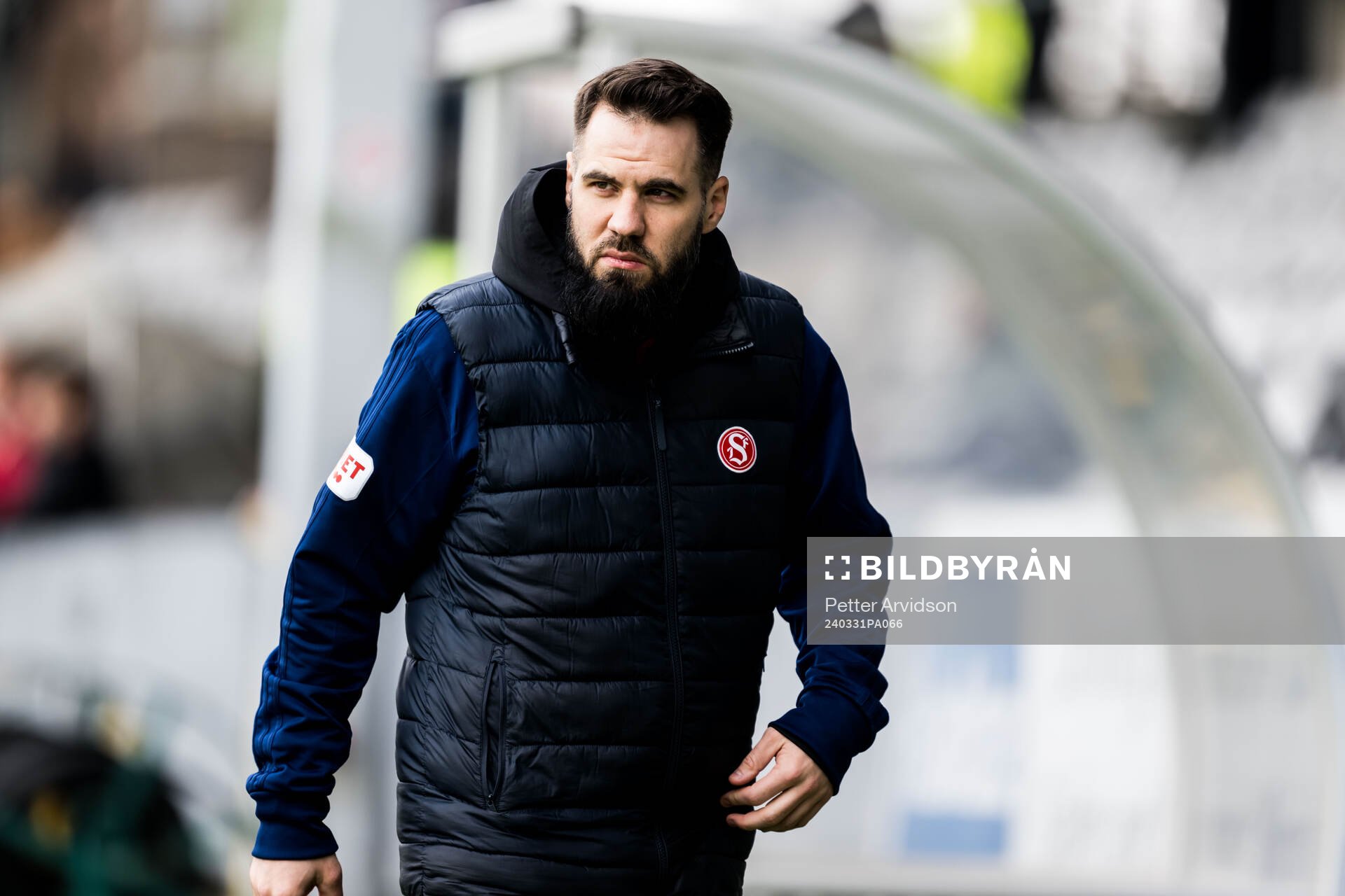 Sandvikens IFs tränare Eldar Abdulic inför fotbollsmatchen i Superettan mellan Landskrona och Sandvikens IF den 31 mars 2024 i Landskrona.