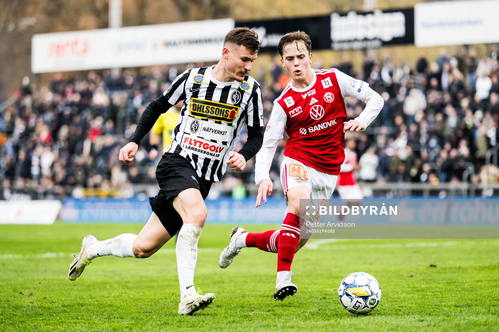 Landskronas Robin Dzabic och Sandvikens IFs Ludwig