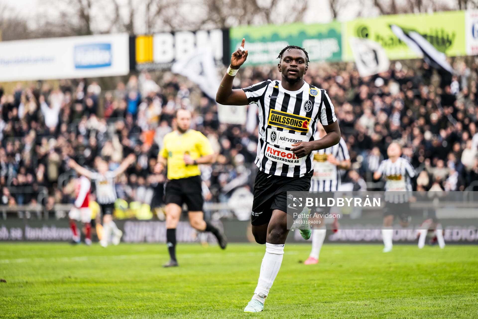 Landskronas Kofi Asare jublar