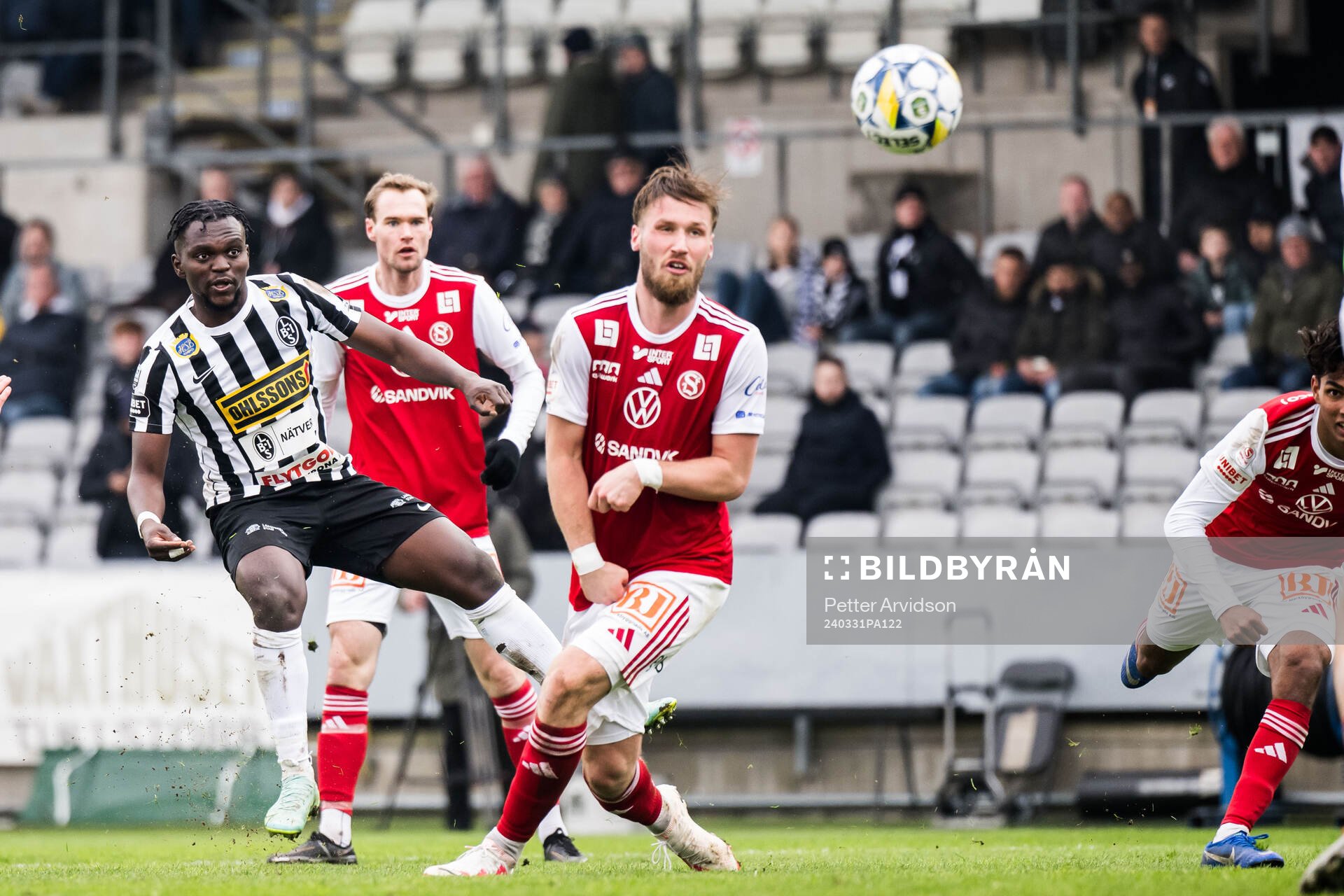 Landskronas Kofi Asare skjuter in 4-0 målet förbi