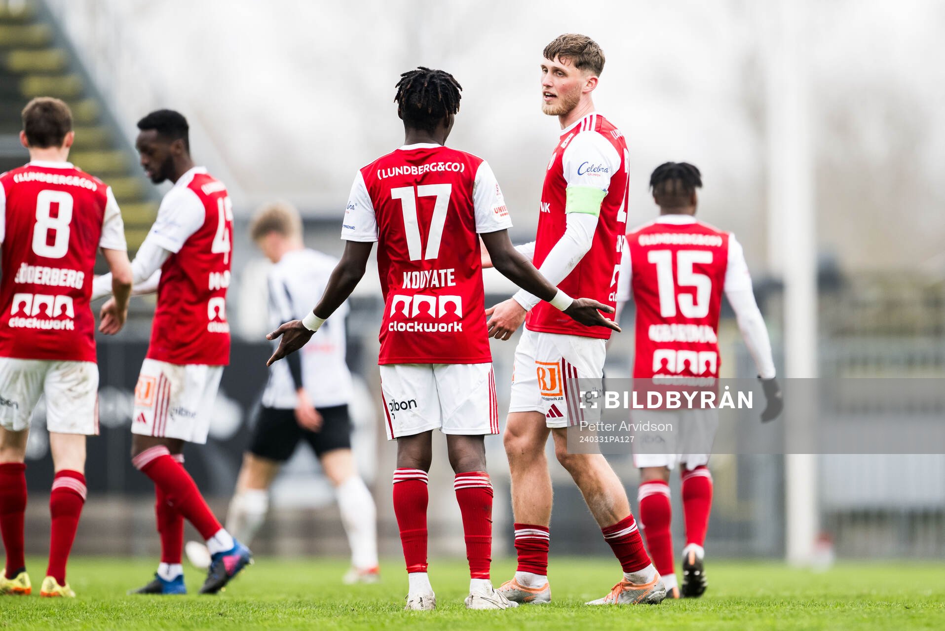 Sandvikens IFs Mamadou Kouyate och Emil Engqvist deppar
