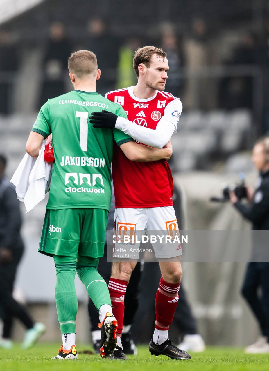 Sandvikens IFs målvakt Felix Jakobsson och Martin