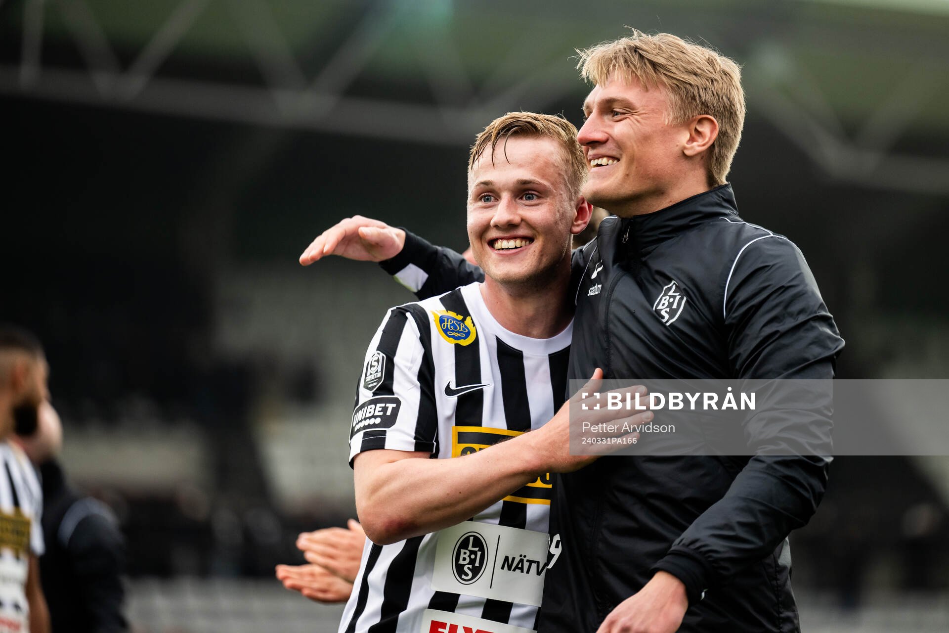 Landskronas Jesper Strid och målvakt Svante Hildeman jublar