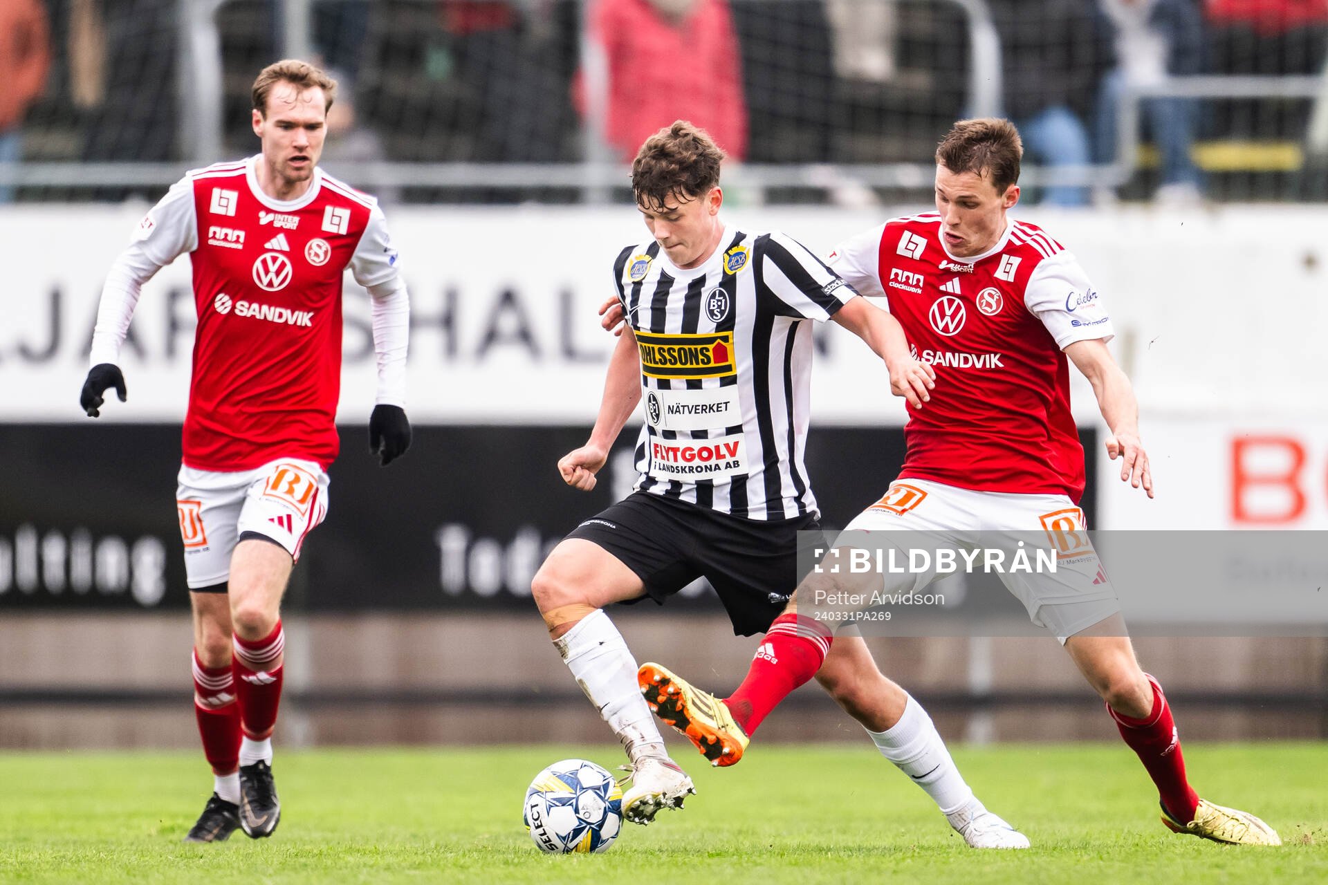 Landskronas Max Nilsson och Sandvikens IFs Daniel Söderberg