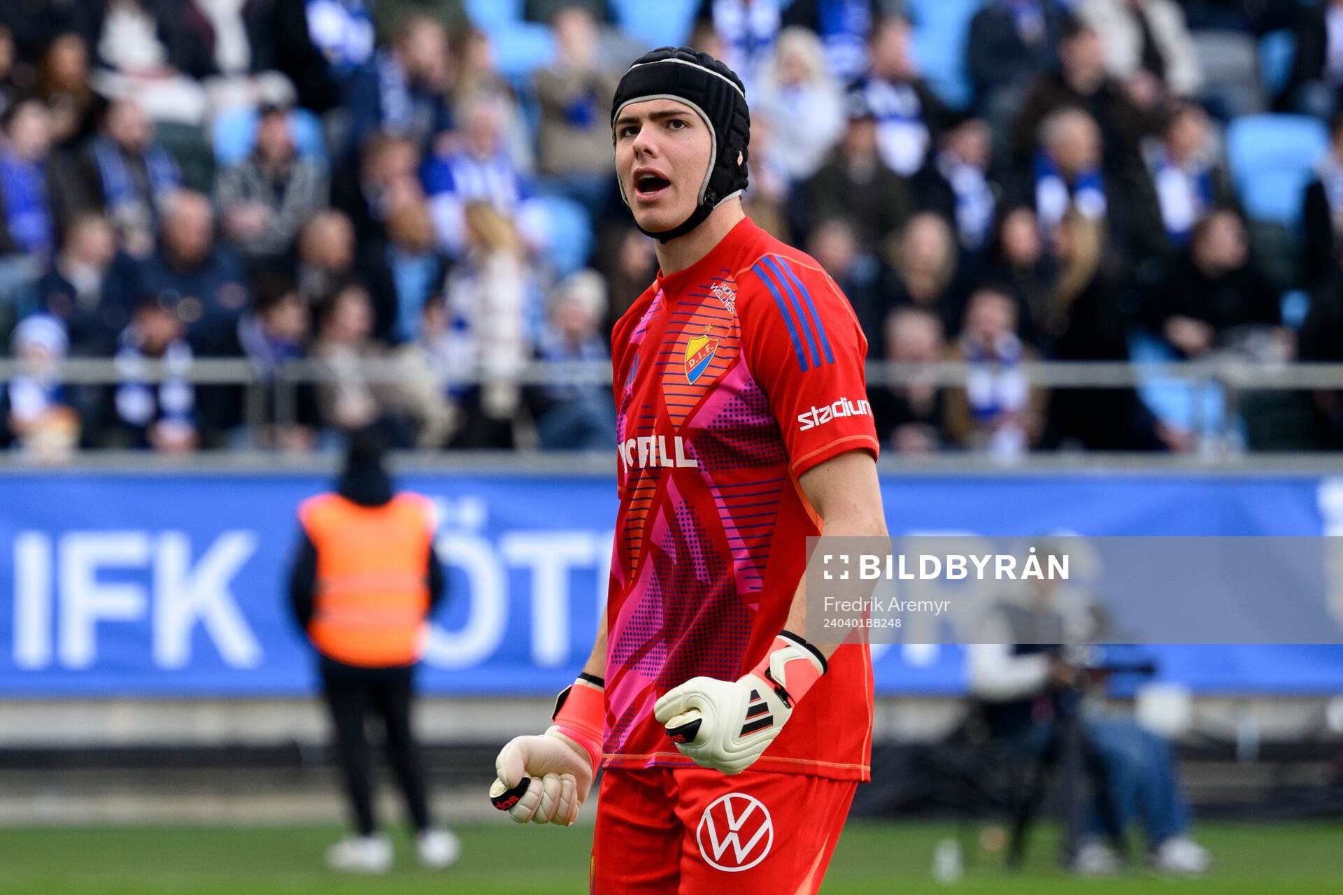 Djurgårdens målvakt Jacob Widell Zetterström jublar