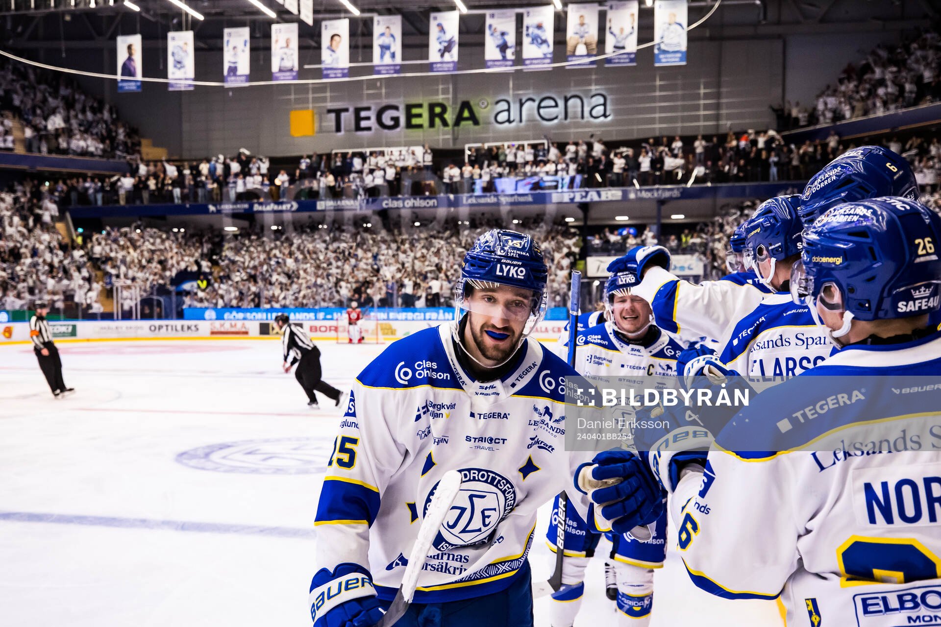 Leksands Max Veronneau och Patrik Zackrisson jublar