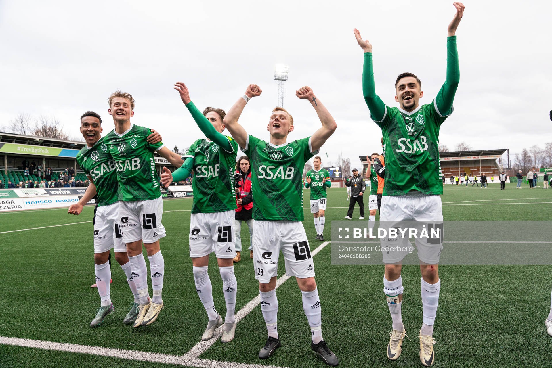 Brages Christopher Redenstrand och Emil Tot Wikström jublar