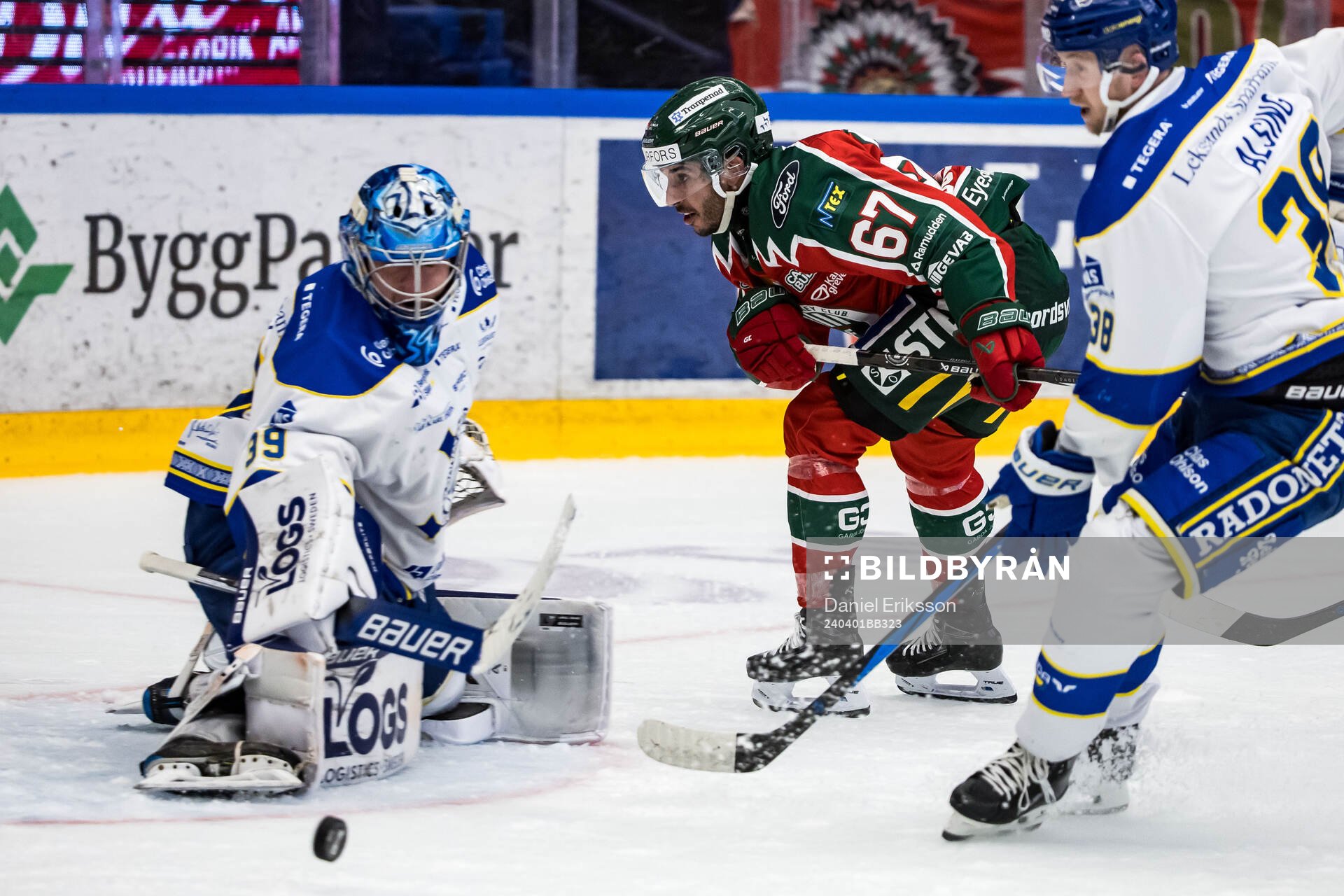 Leksands målvakt Filip Larsson och Frölundas Jayden