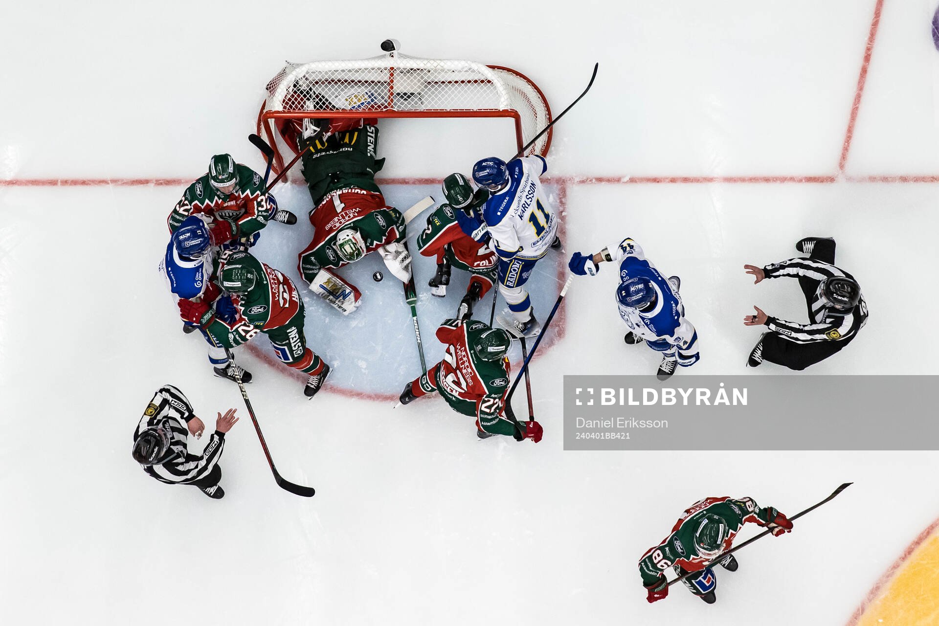 Frölundas målvakt Lars Johansson Leksands Jon Knuts och