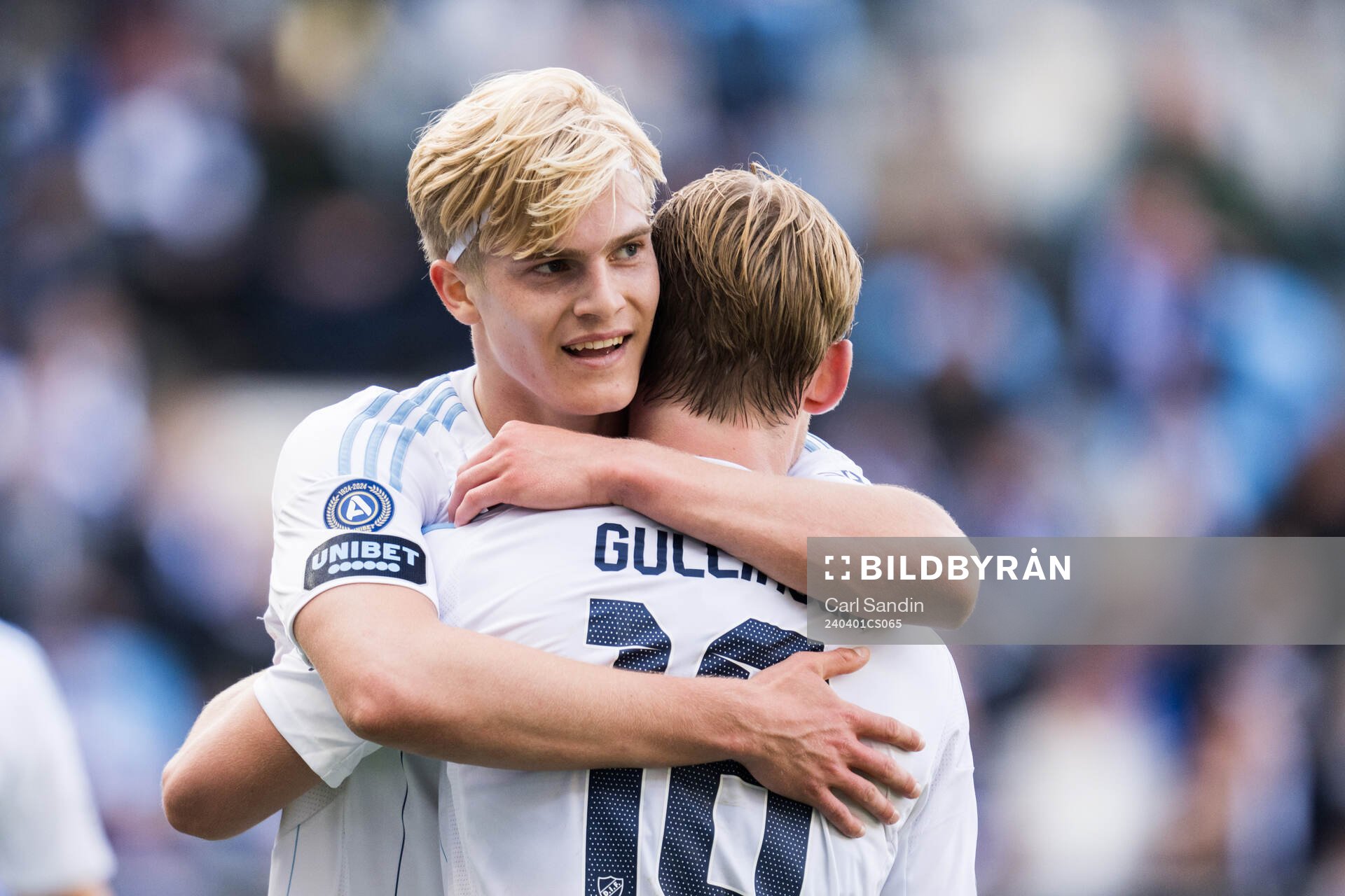 Djurgårdens Lucas Bergvall och Tobias Gulliksen jublar