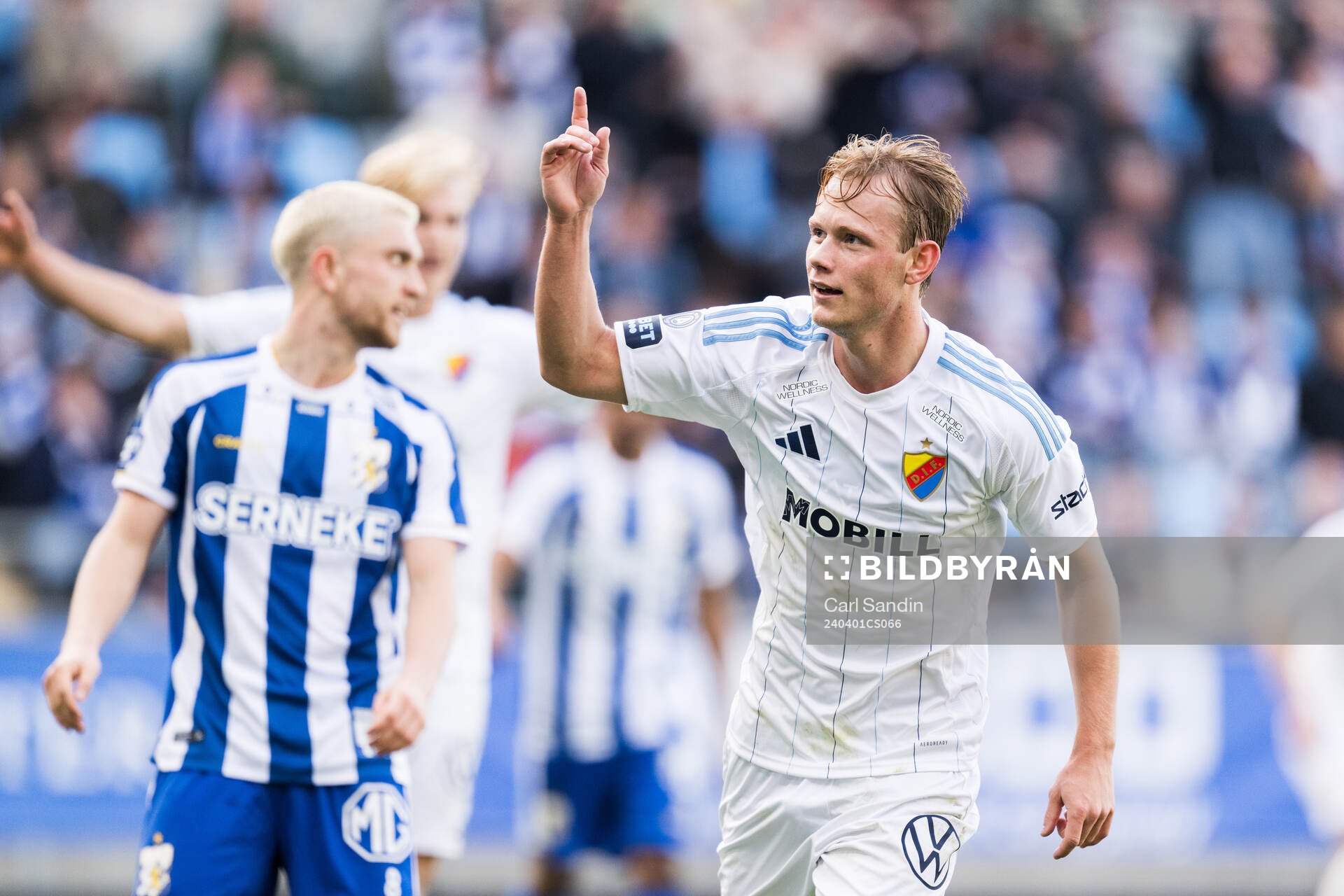 Djurgårdens Tobias Gulliksen jublar efter 0-4 målet under fotbollsmatchen i Allsvenskan mellan IFK Göteborg och Djurgården den 1 april 2024 i Göteborg.