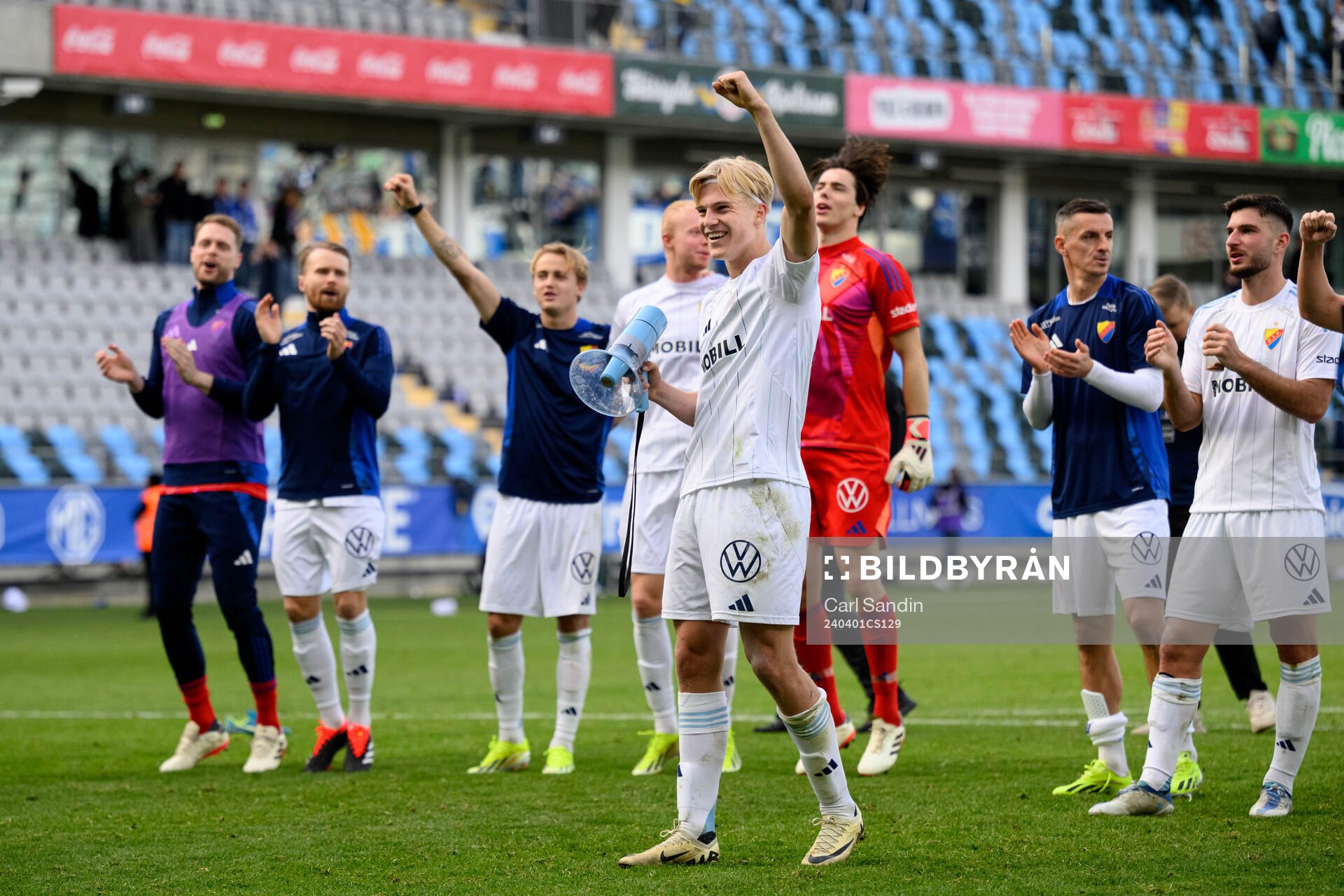 Djurgårdens Lucas Bergvall jublar efter fotbollsmatchen i Allsvenskan mellan IFK Göteborg och Djurgården den 1 april 2024 i Göteborg. 