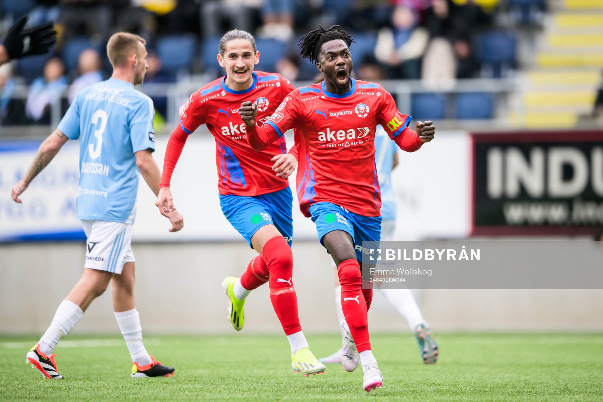 Helsingborgs Ervin Gigovic och Benjamin Acquah jublar