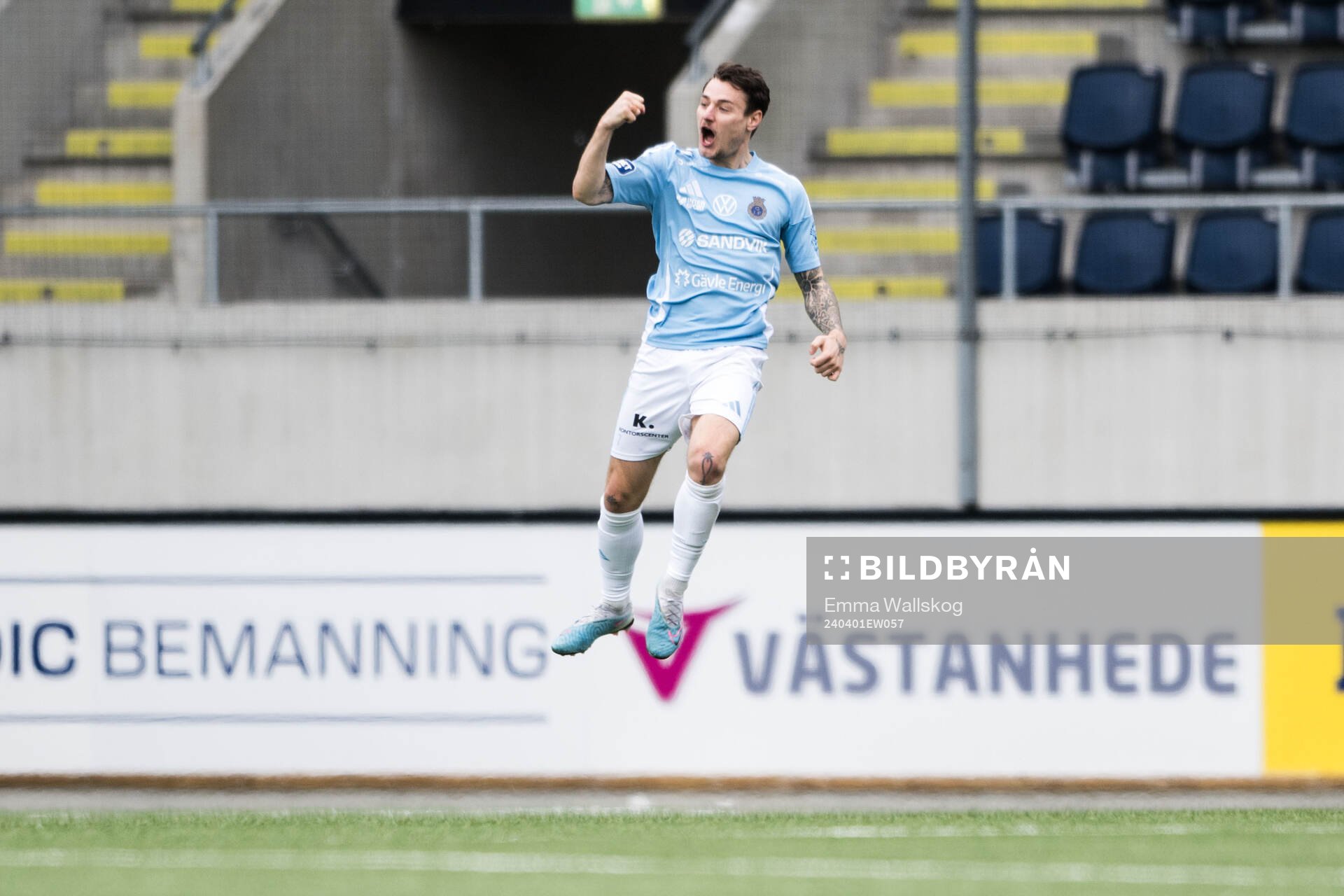 Gefles Adrian Edqvist jublar