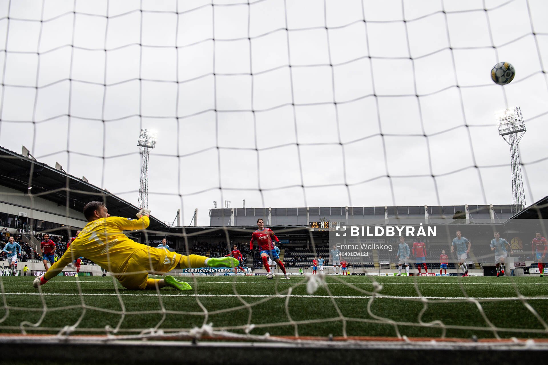 Helsingborgs Taylor Silverholt gör 0-1 bakom Gefles