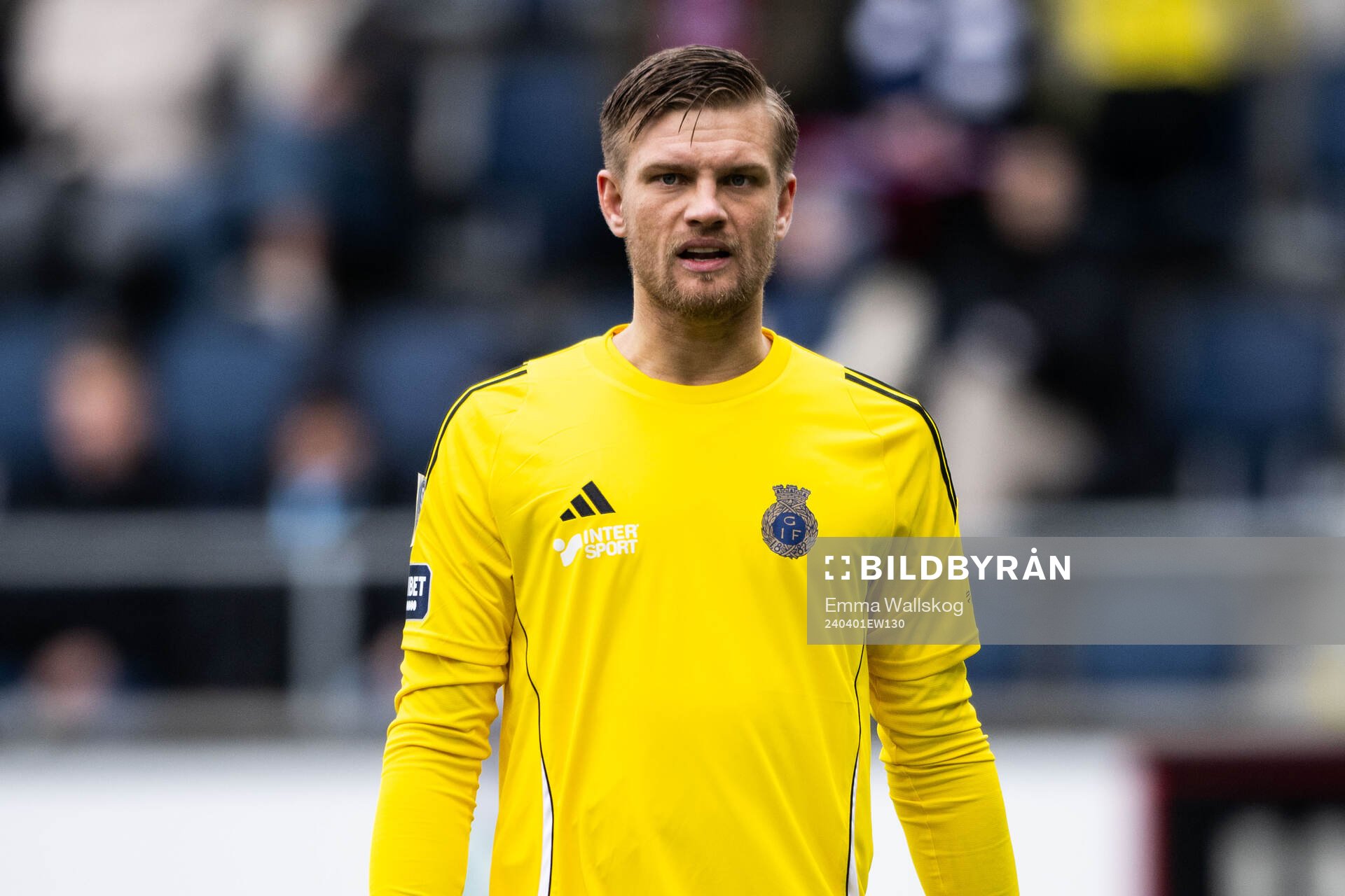 Gefles målvakt Oscar Jonsson under fotbollsmatchen i Superettan mellan Gefle och Helsingborg den 1 april 2024 i Gävle. 