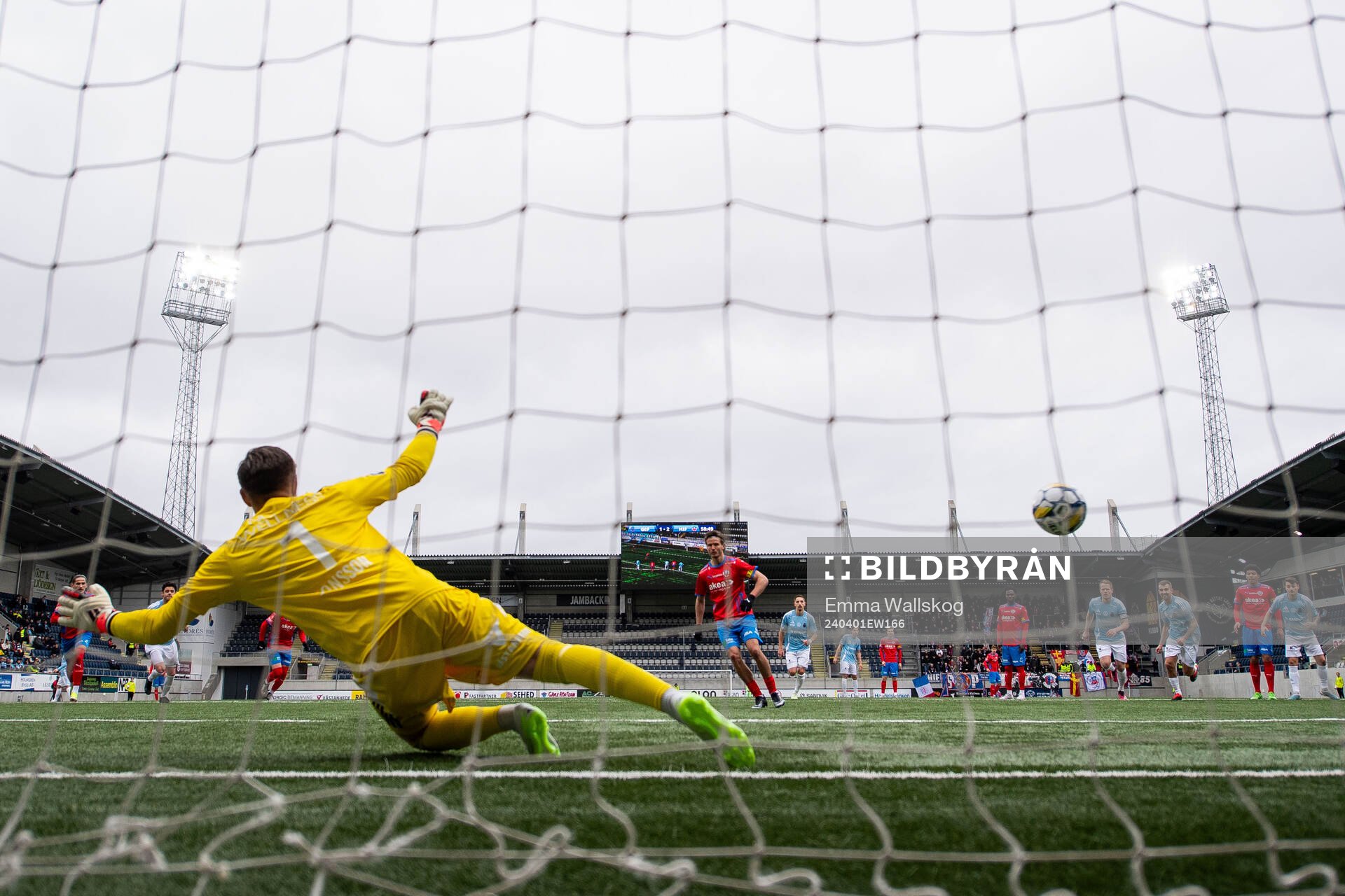 Helsingborgs Wilhelm Loeper gör 1-3 bakom Gefles målvakt