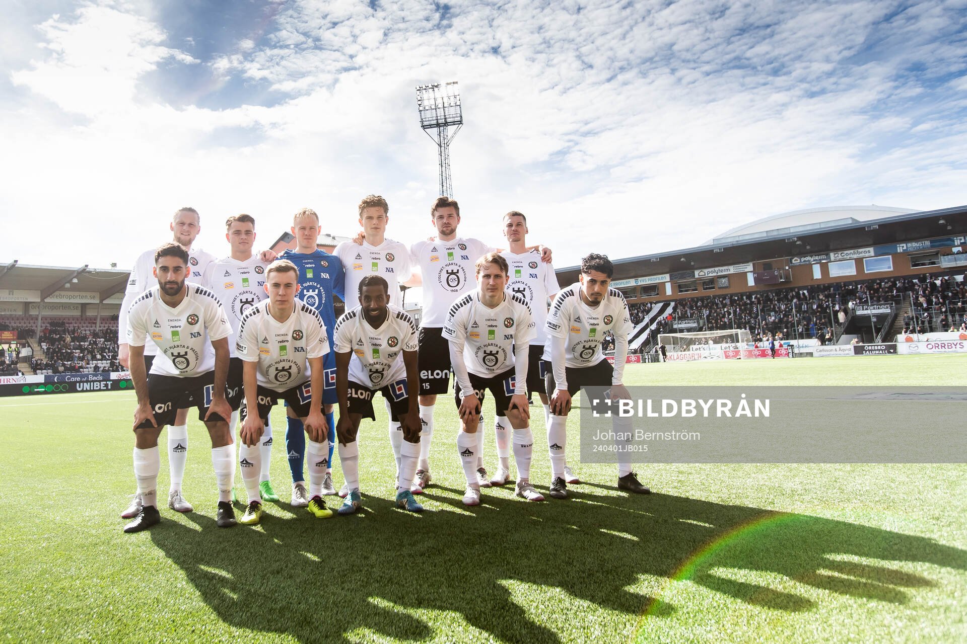 Örebros startelva ställer upp för en lagbild