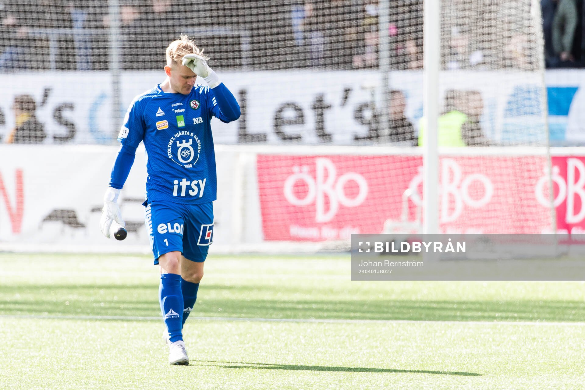 Örebros målvakt Malte Påhlsson deppar