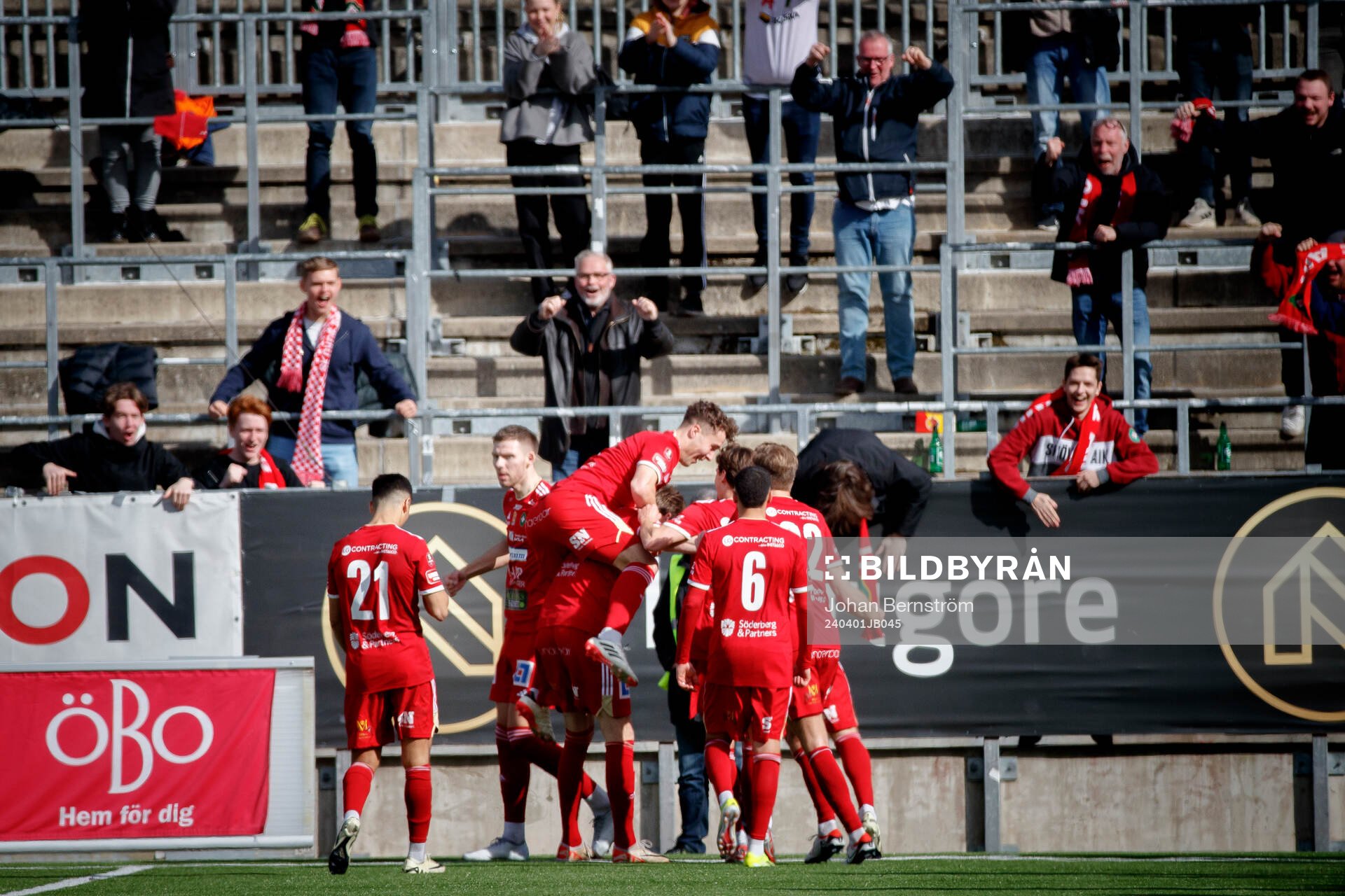 Skövde AIKs Mikael Mörk jublar vid 0-1