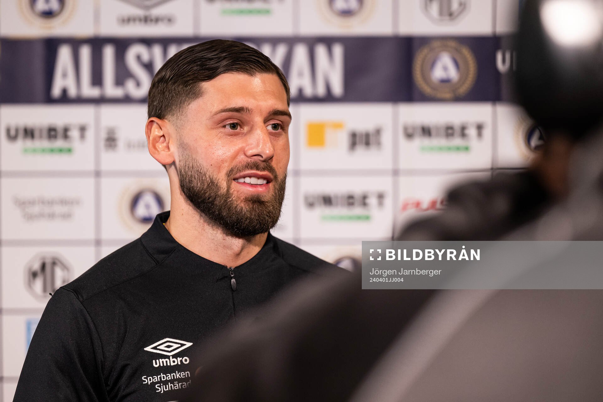 Elfsborgs Arber Zeneli ntervjuas av Discovery