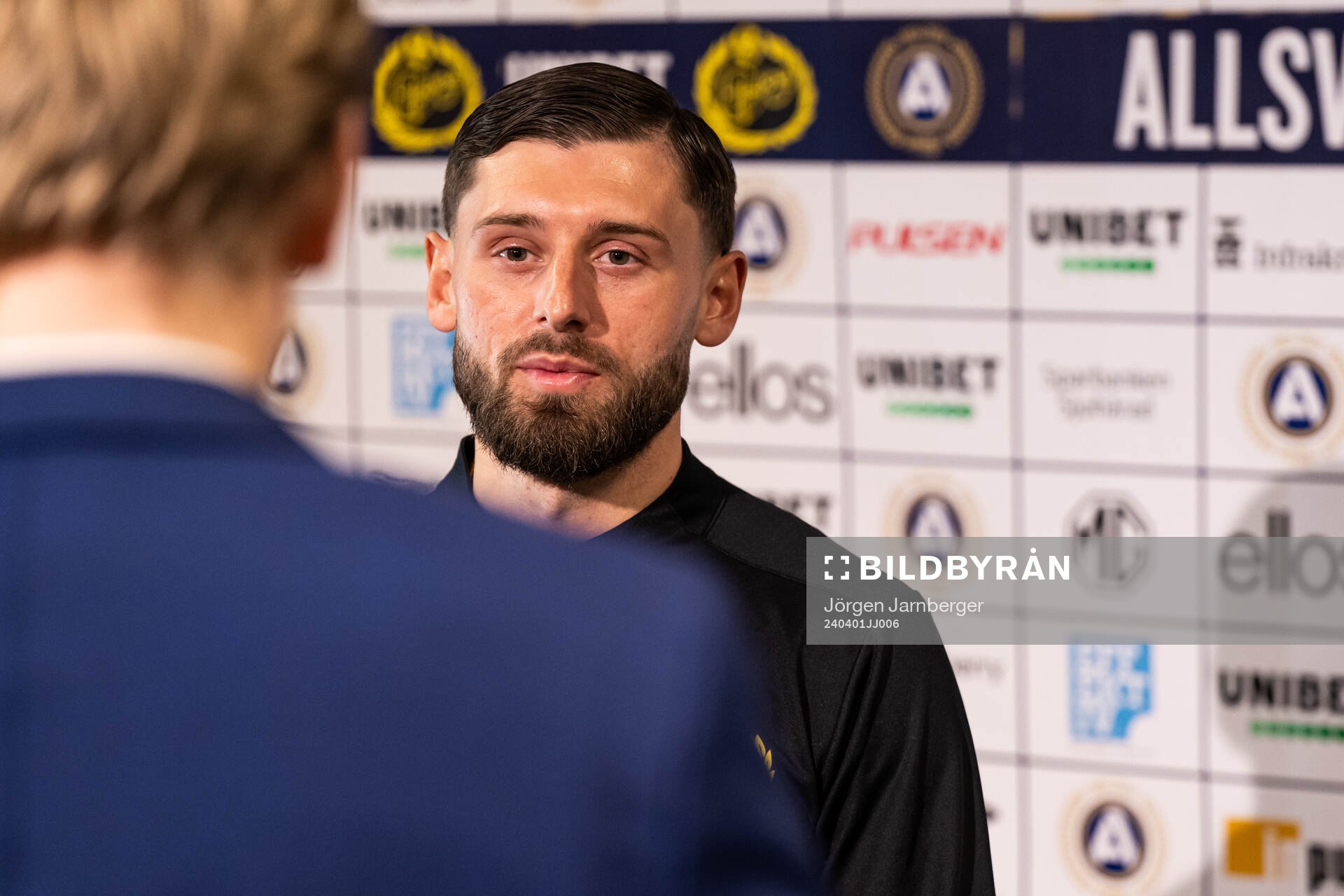 Elfsborgs Arber Zeneli ntervjuas av Discovery