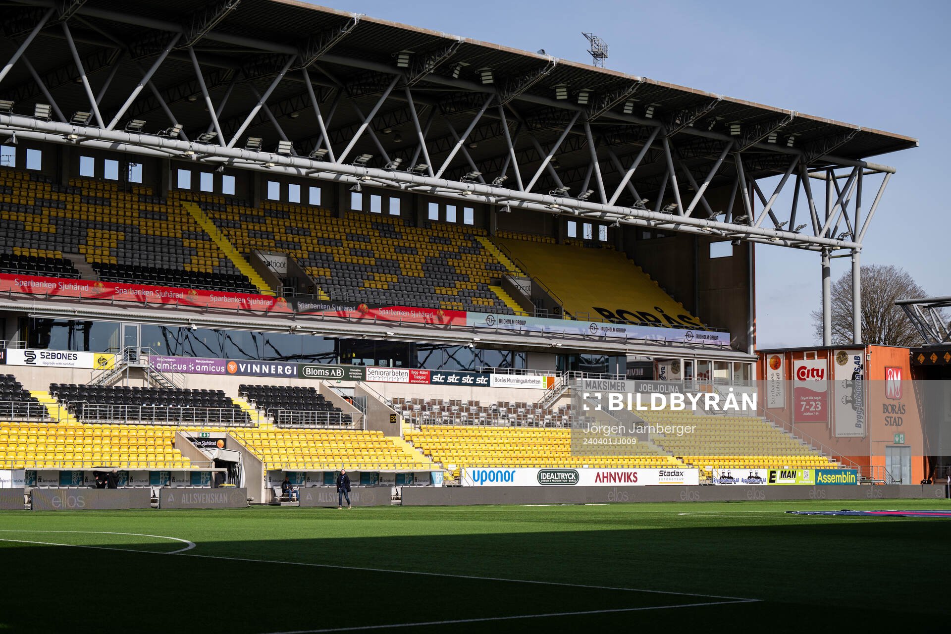 Översiktsbild med läktare på Borås Arena
