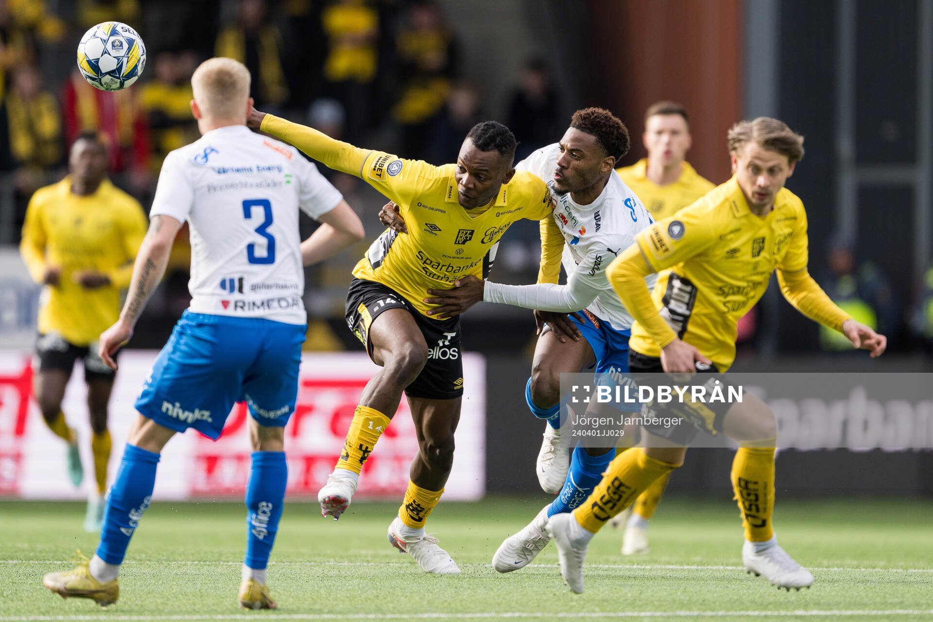 Elfsborgs Jalal Abdullai och Värnamos Samuel Kotto