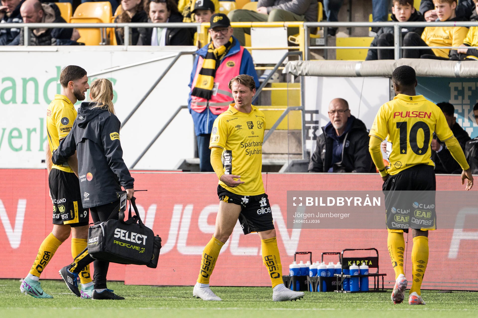 Elfsborgs Simon Hedlund utgår skadad