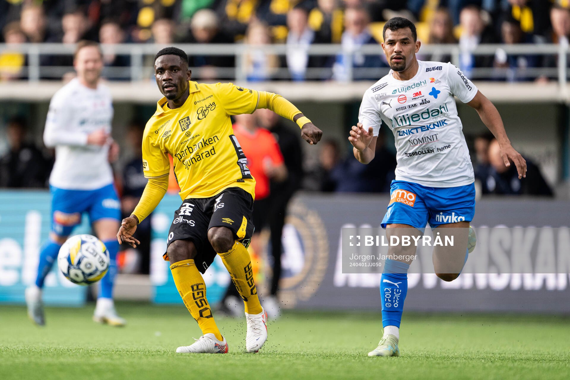 Elfsborgs Michael Baidoo och Värnamos Wenderson Oliveira