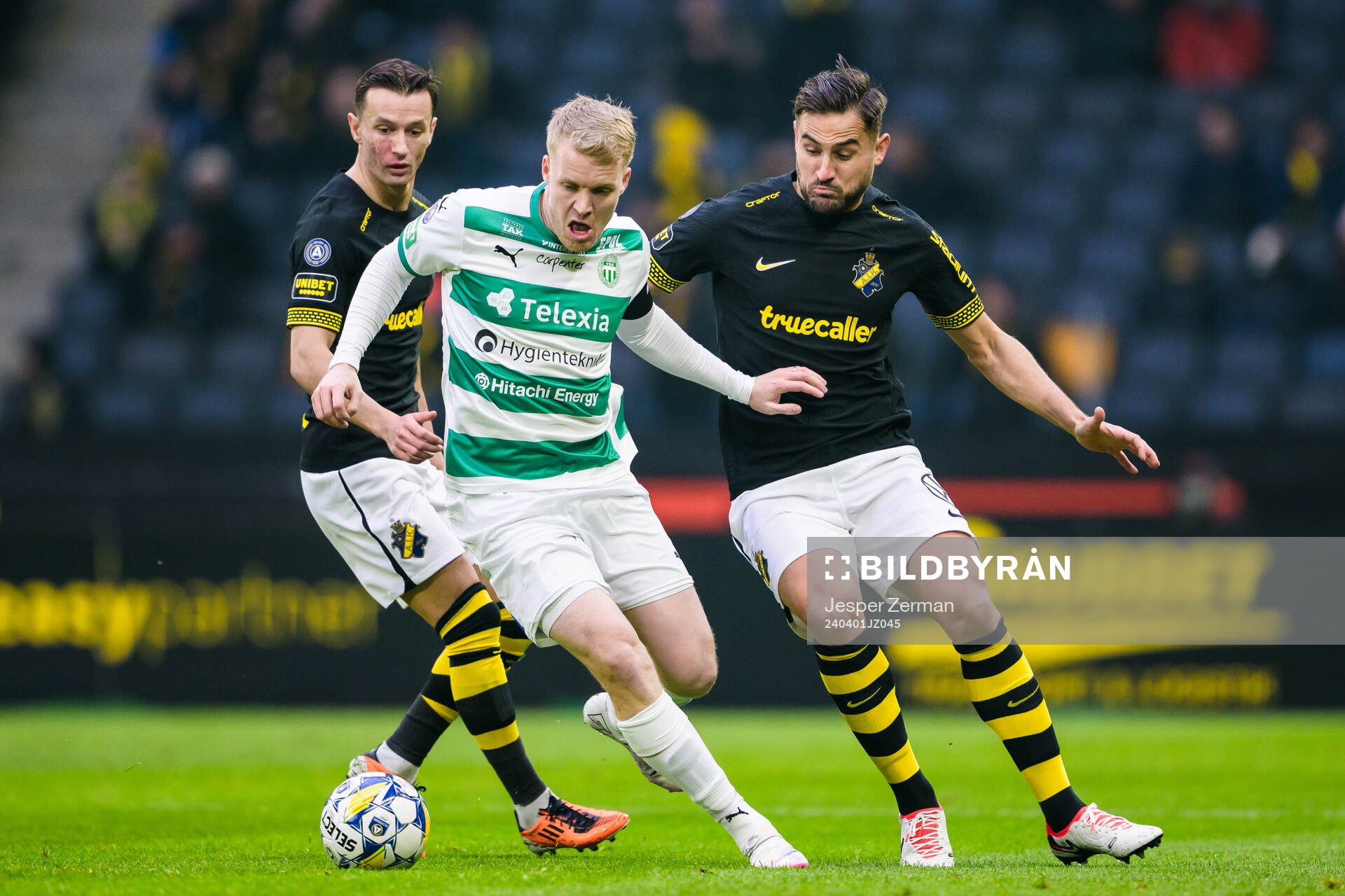 Västerås Simon Johansson mot AIKs Bersant Celina och
