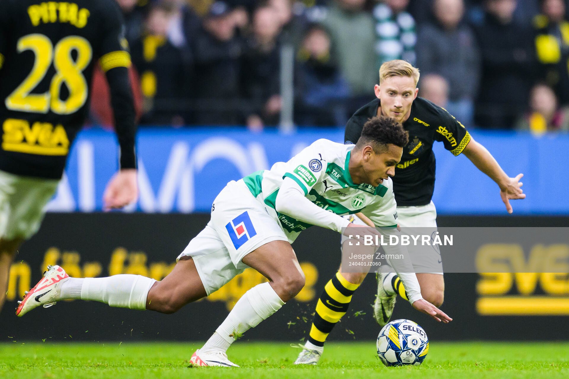 Västerås Mattéo Alrich Mawulé Ahlinvi och AIKs Eskil Edh