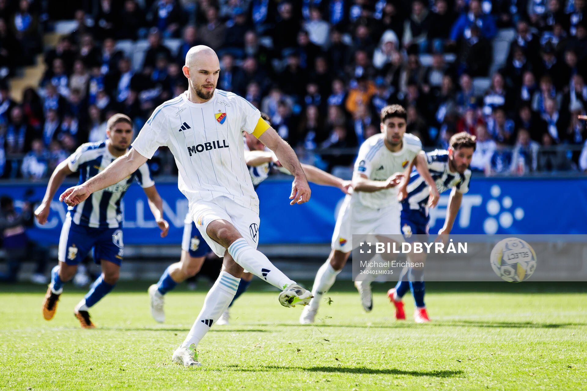 Djurgårdens Marcus Danielson gör 0-1 på straff